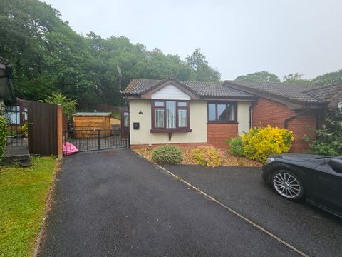 Edison Crescent, Swansea SA6