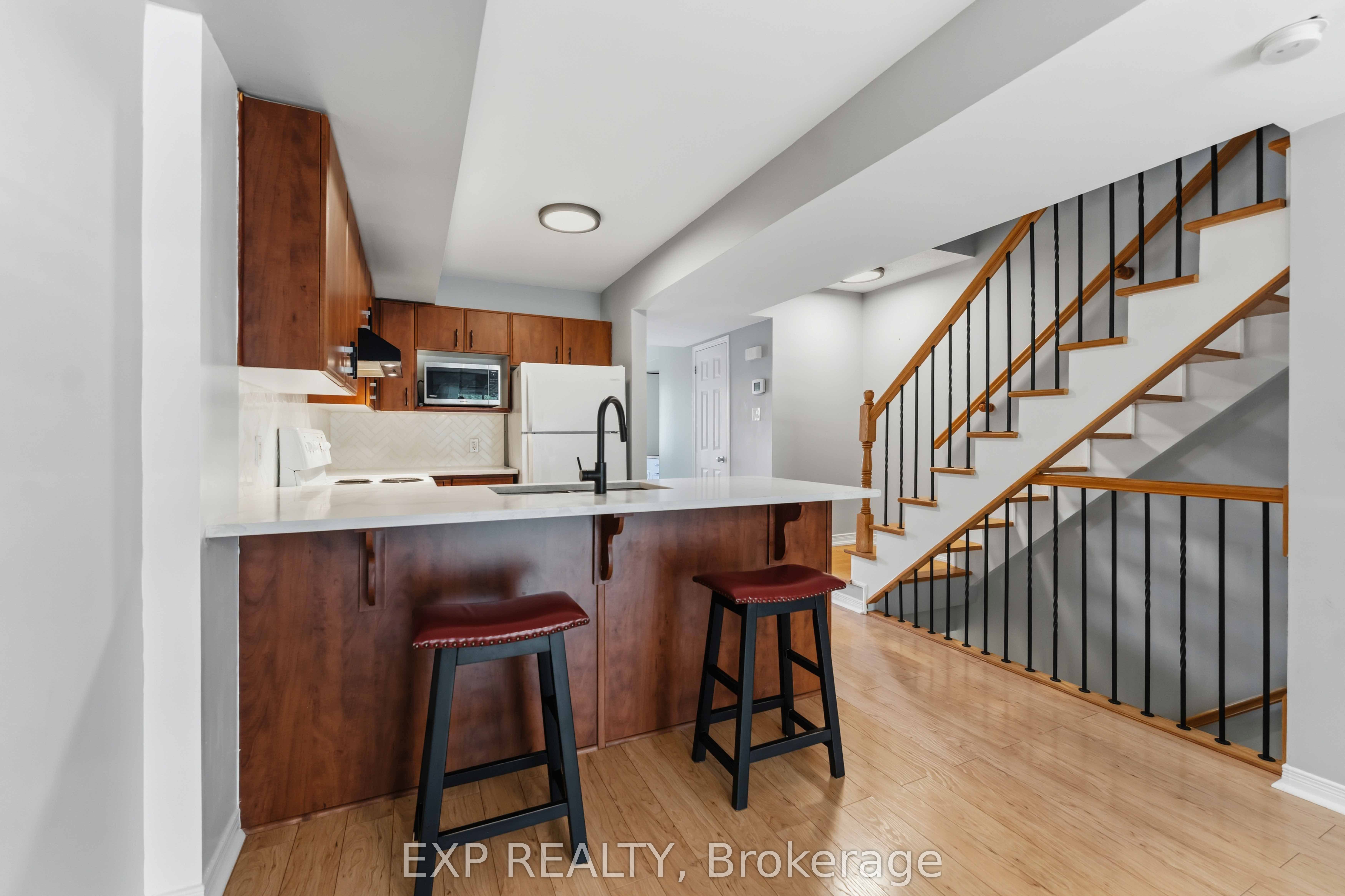 81 Strathaven Private, Ottawa, ON, K1J 1K7 photo 5