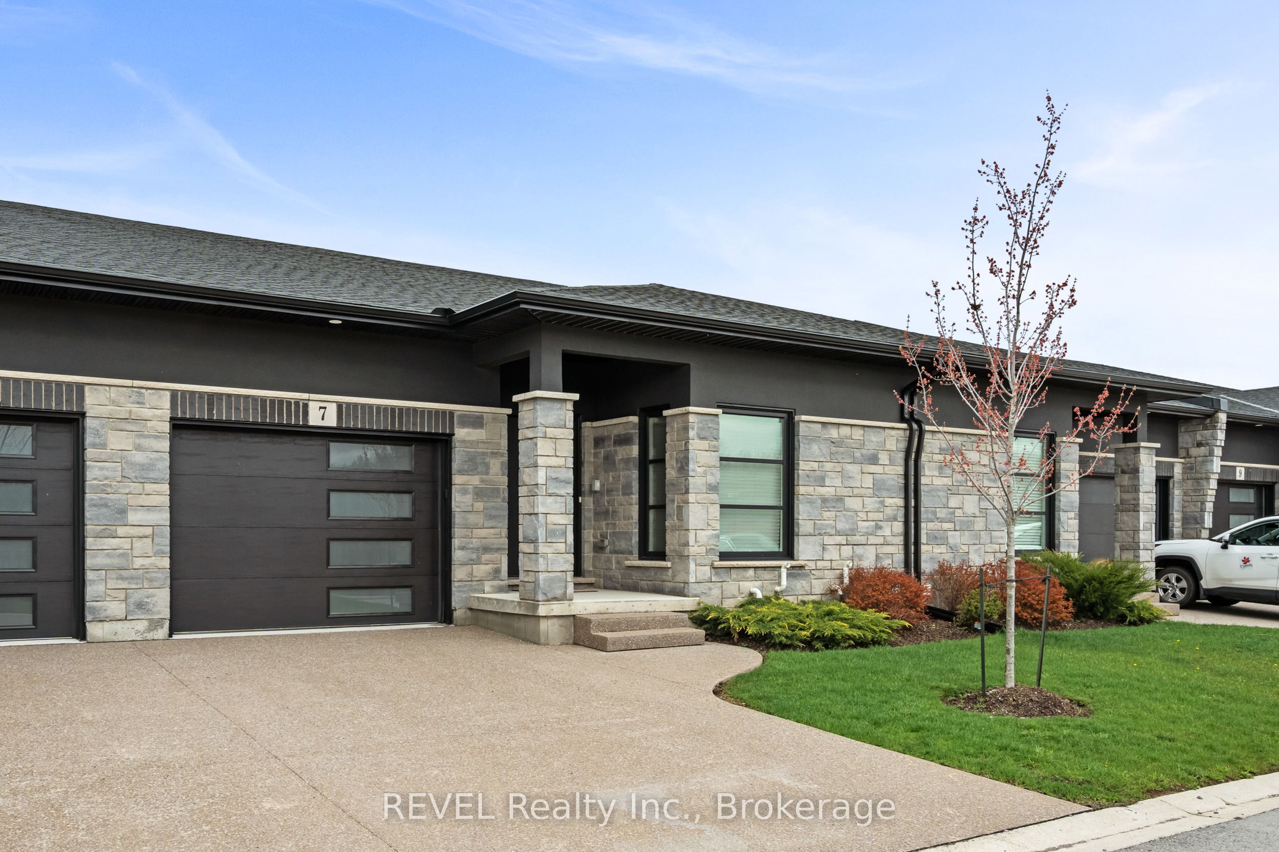 Additional image 2 of 7-7138 Parsa Street E, Niagara Falls, ON, L2H 3W1
