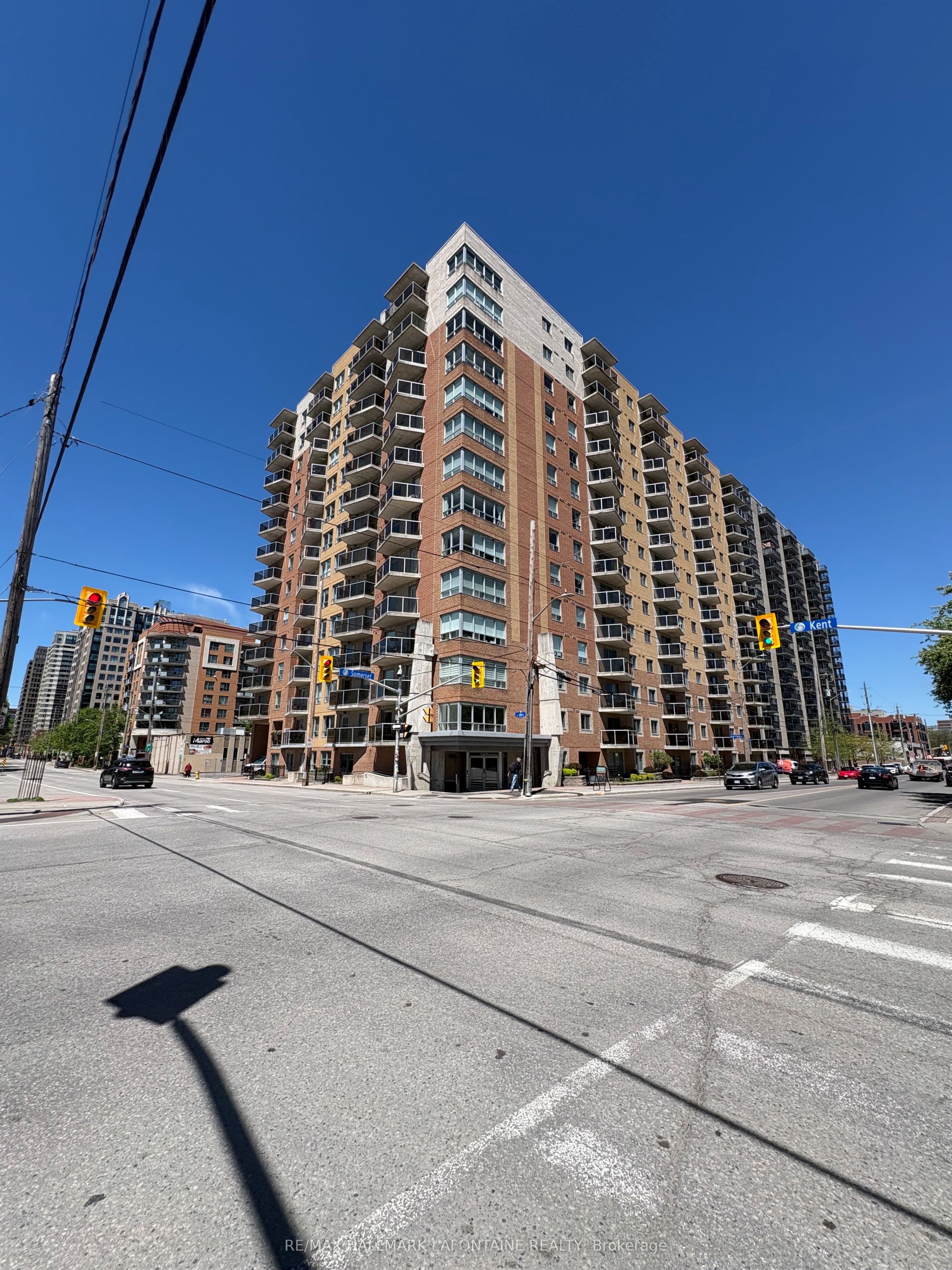 402-429 Somerset Street W, Ottawa, ON, K2P 2P5