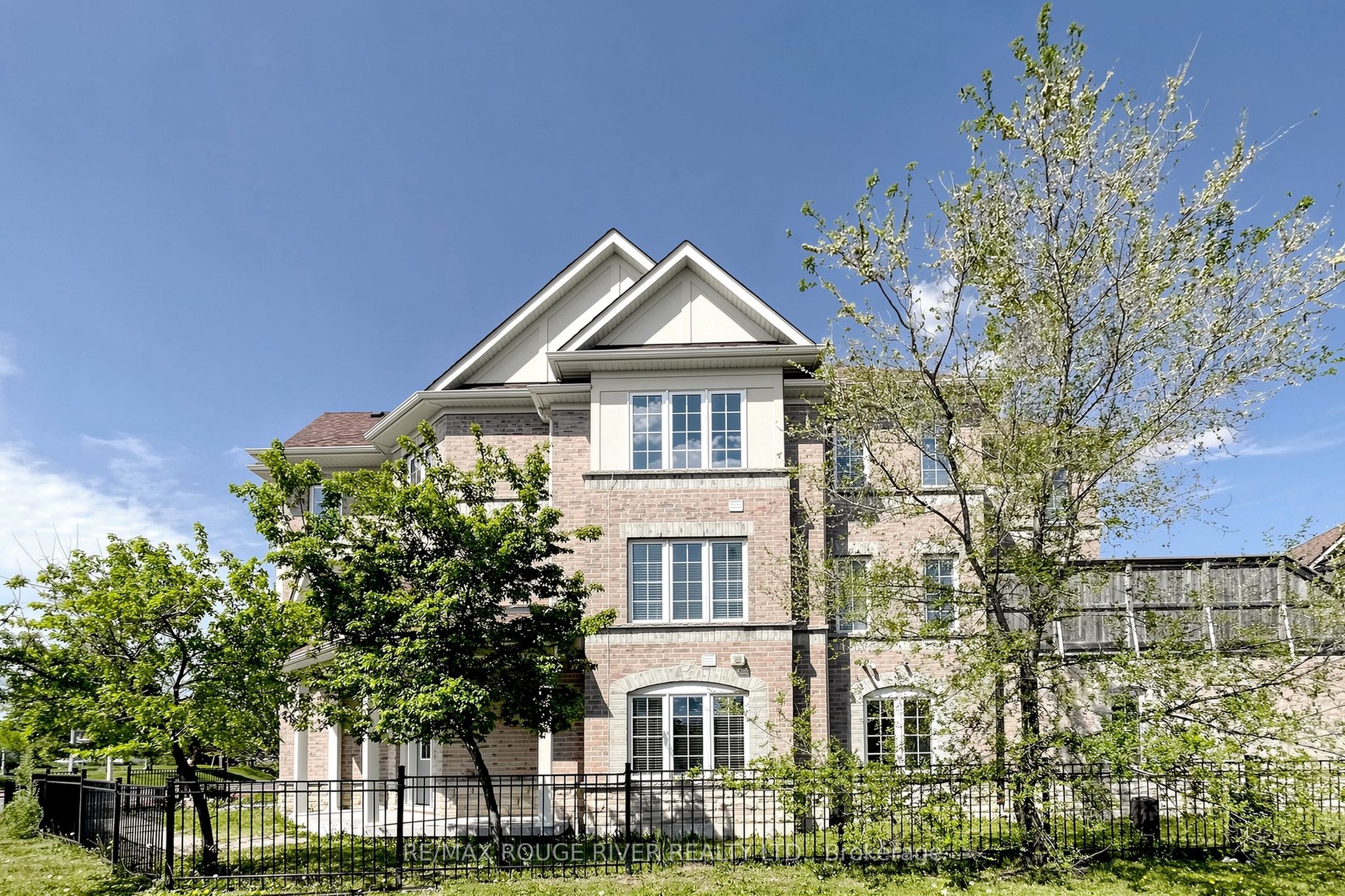3644C St Clair Avenue E, Toronto, ON, M1N 0A5 photo 2