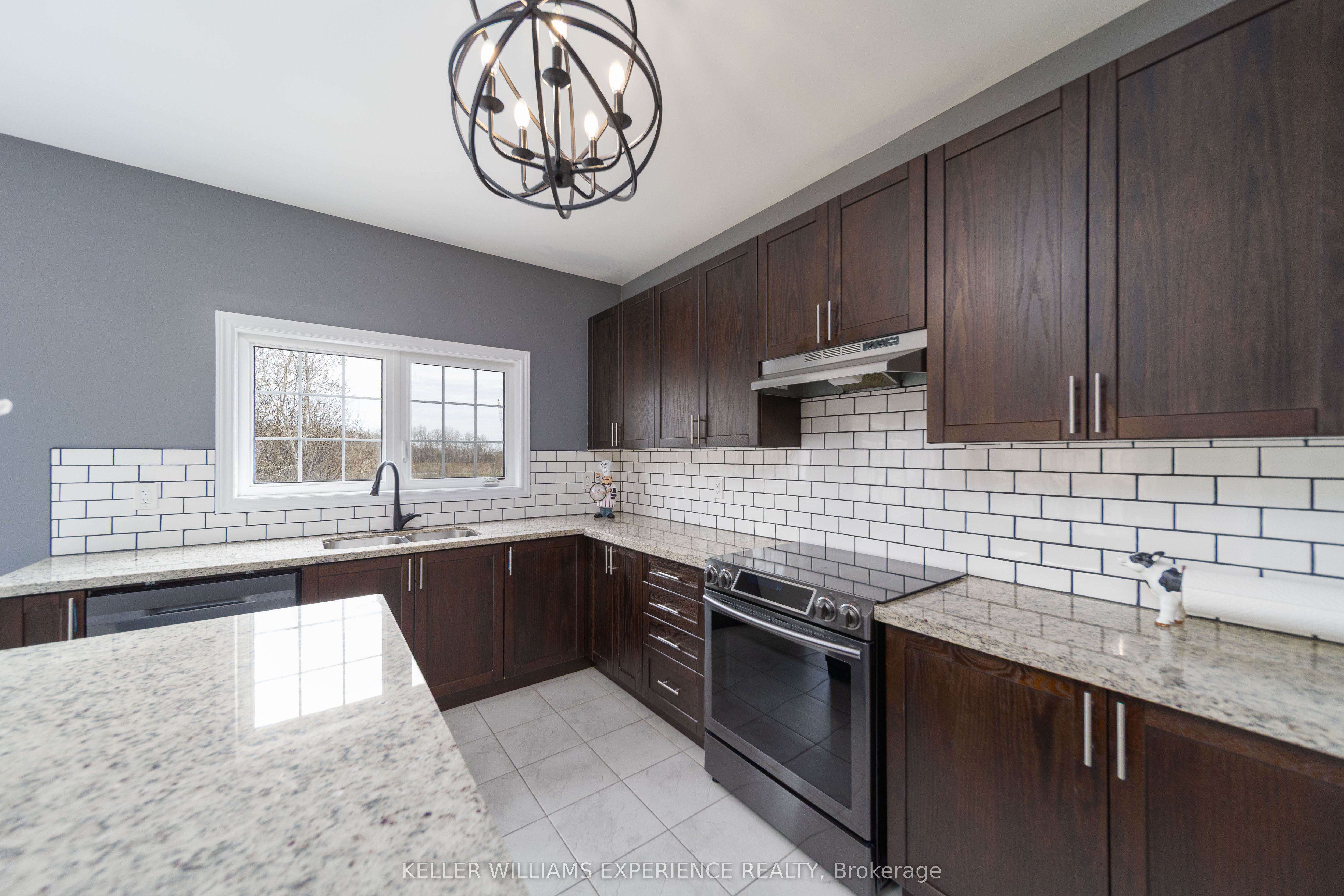 1601 Emberton Way, Innisfil, ON, L9S 0N4 photo 5