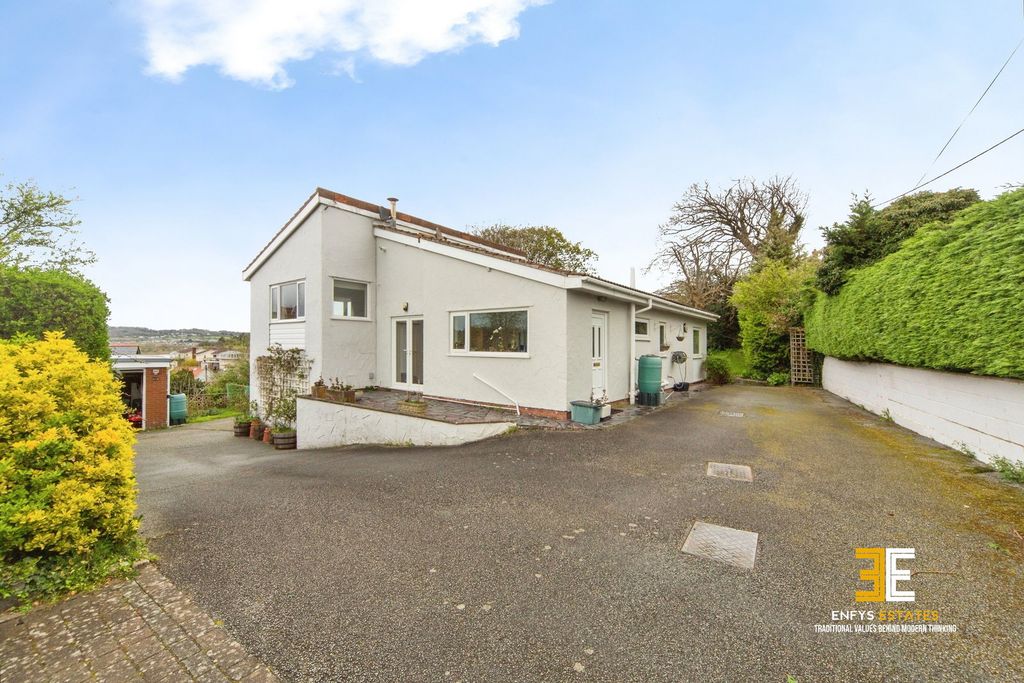 3 bed detached house for saleWest End, Glan Conwy, Colwyn Bay LL28
