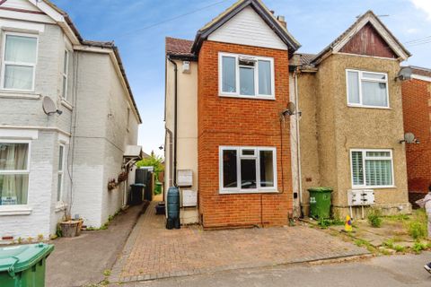 Charlton Road, Southampton SO15