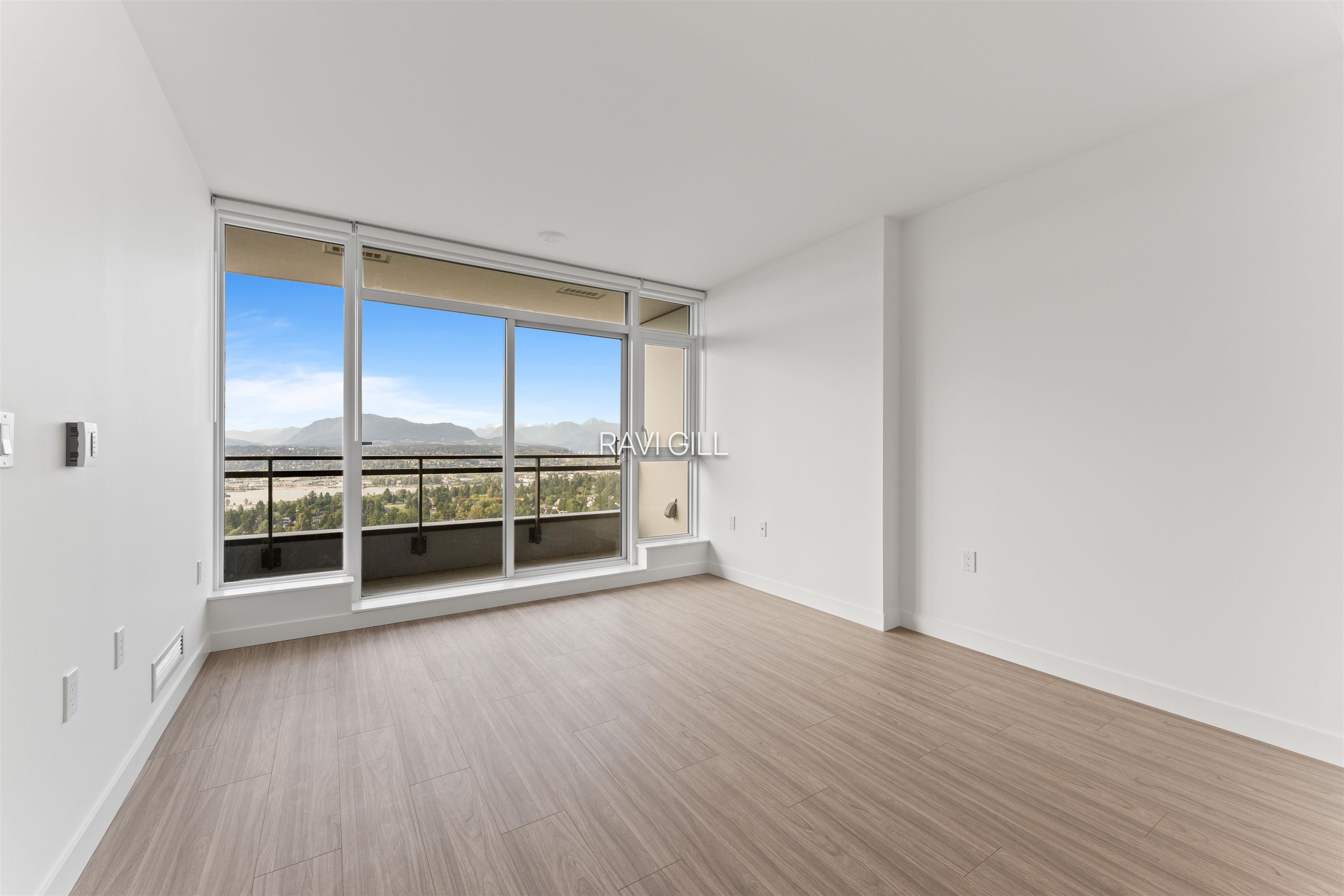 Additional image 6 of 3009-13675 107a Avenue, Surrey, BC, V3T 0X3