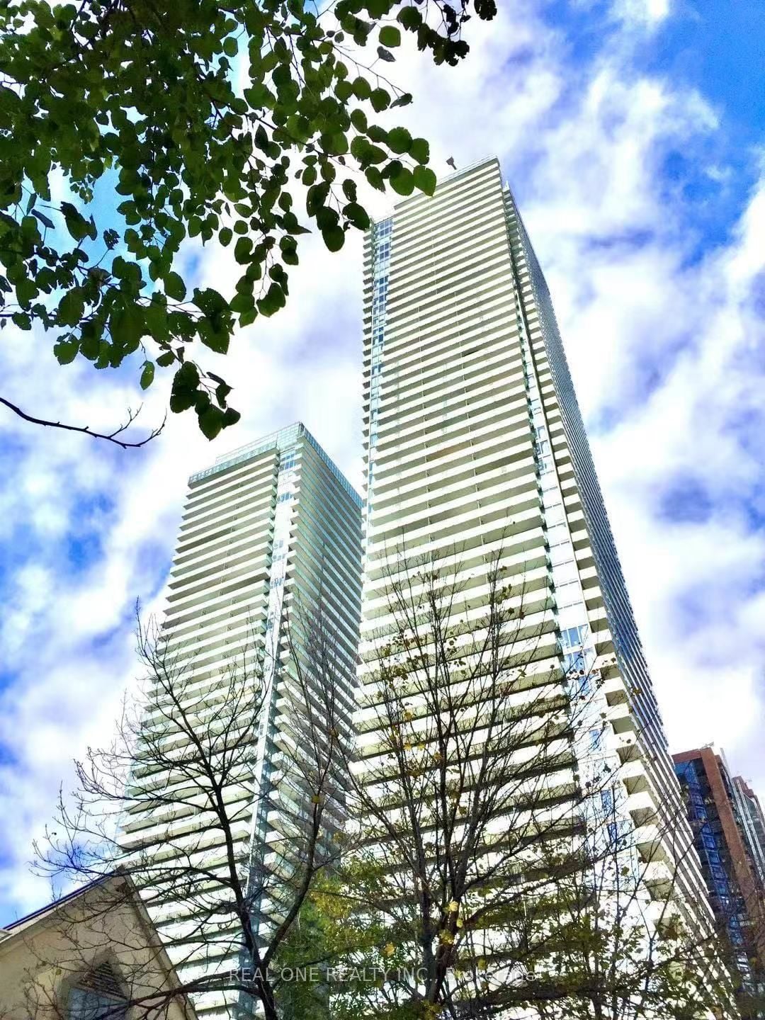1005-1080 Bay Street, Toronto, ON, M5S 0A5