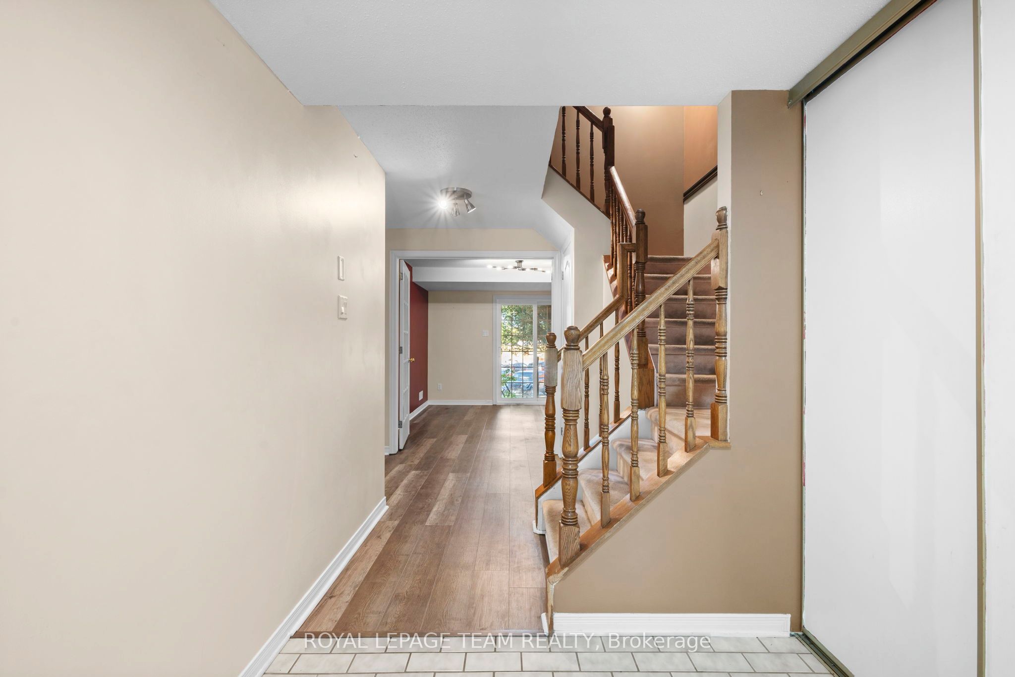 Additional image 3 of 8 Mannington Court, Ottawa, ON, K2J 4A1