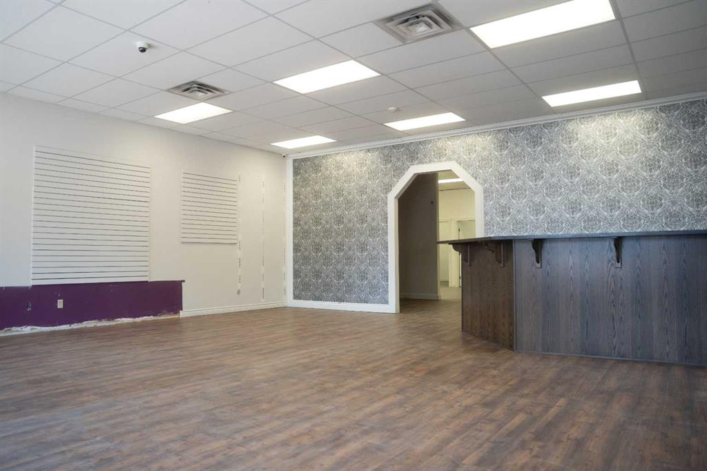 4801 51 Avenue, Red Deer, AB, T4N 4H2 photo 3