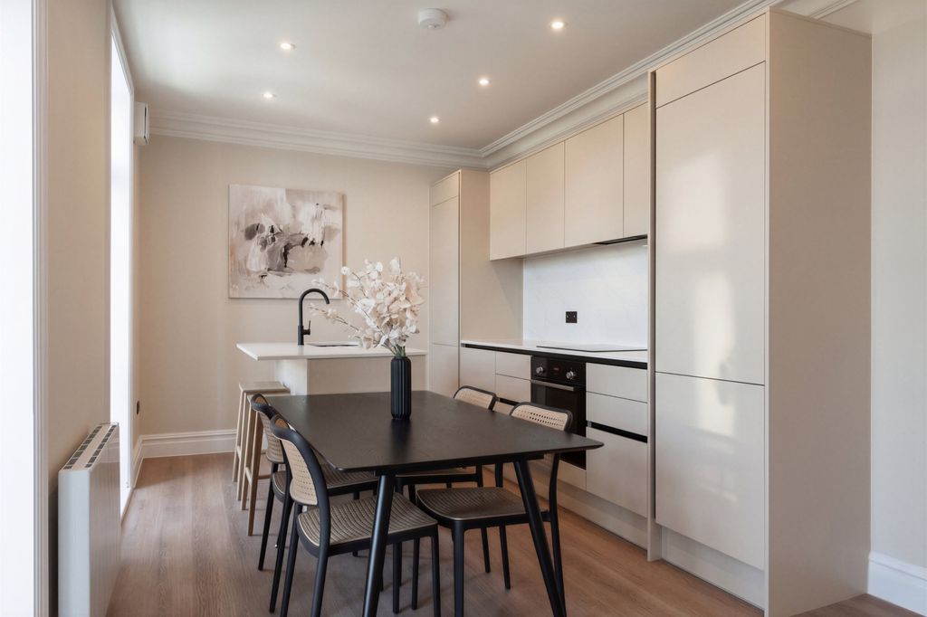 Additional image 6 of 2 bed flat for saleAlbion Place, Ramsgate, Kent CT11