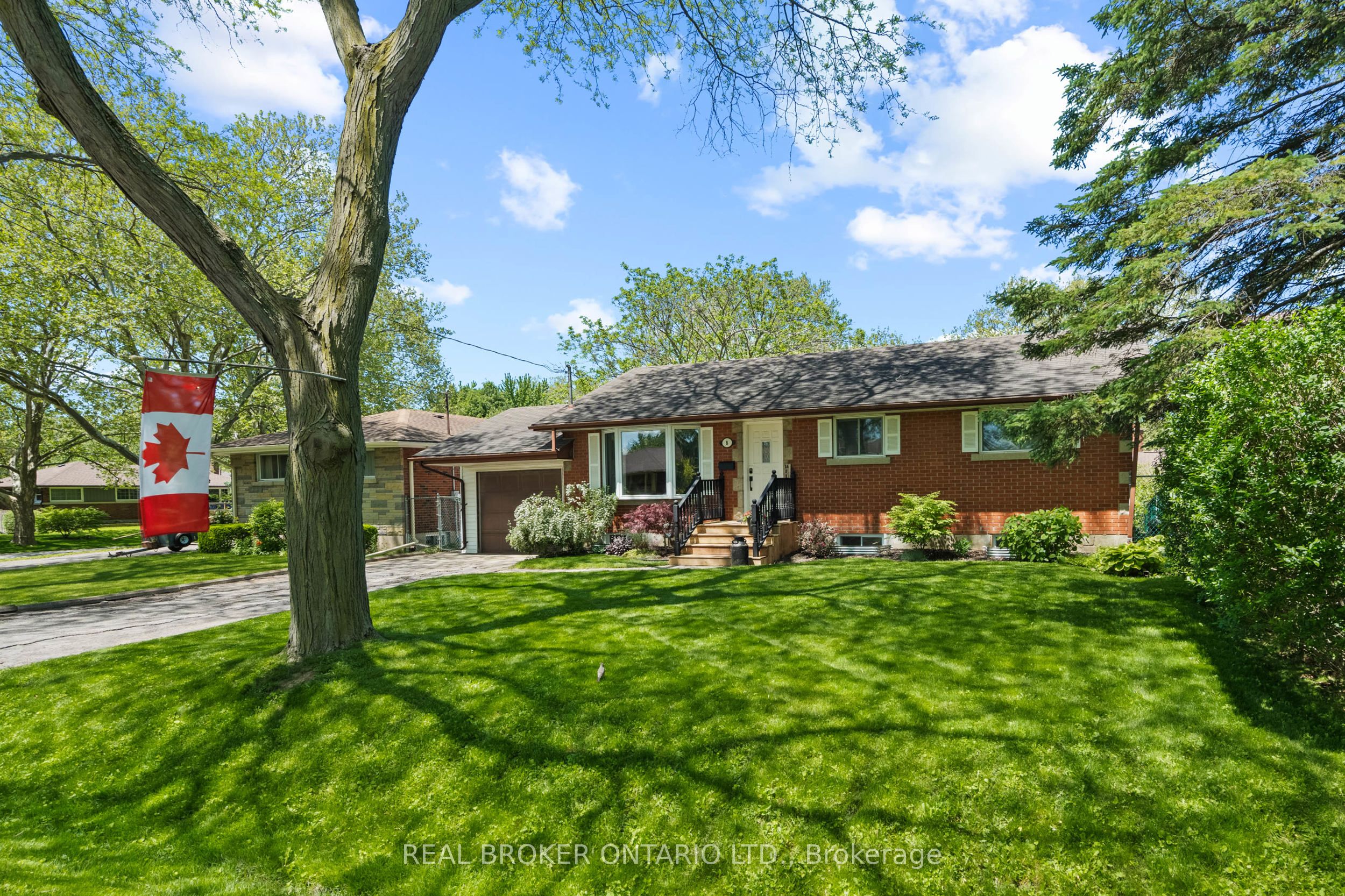 8 Goldsmith Avenue, St. Catharines, ON, L2M 2V8 photo 2