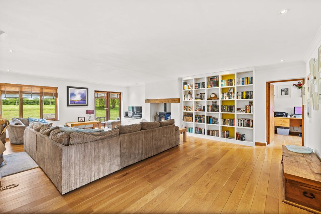 Additional image 10 of 5 bed detached house for saleRef: Gk - Lodge Lane, Redhill RH1