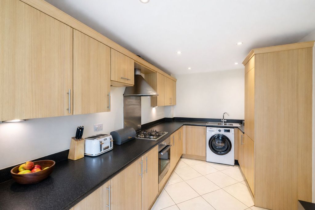 Additional image 4 of 5 bed terraced house for saleThe Moors, Redhill RH1