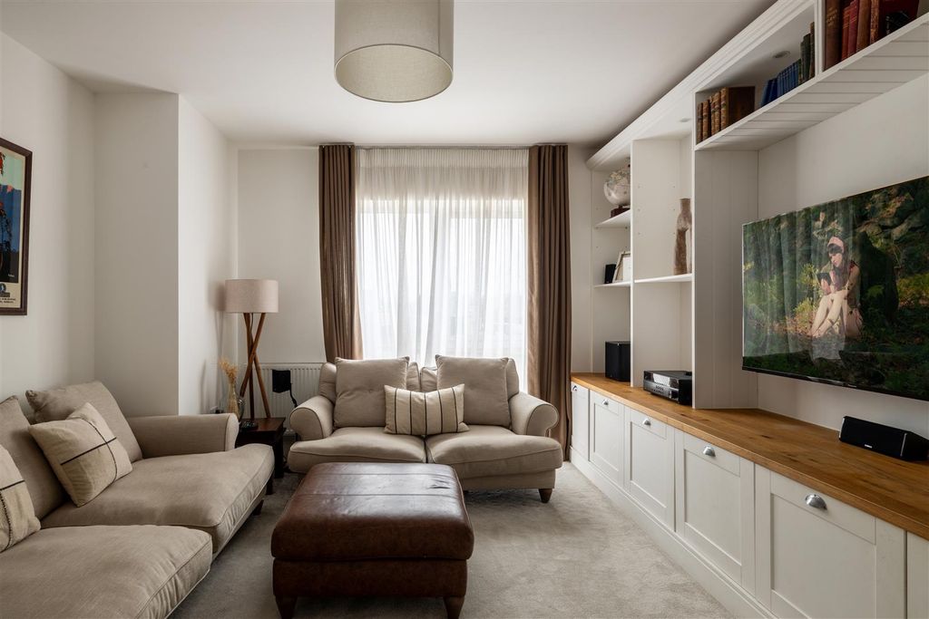 Additional image 14 of 4 bed link detached house for saleHawthorn Way, Redhill RH1
