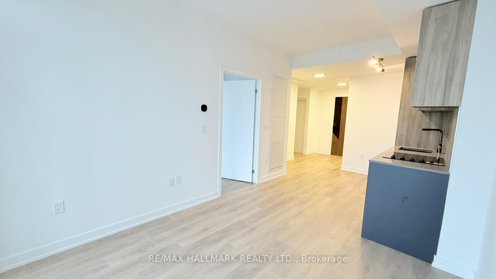 Additional image 4 of 807-1037 The Queensway N/a, Toronto, ON, M8Z 0H5