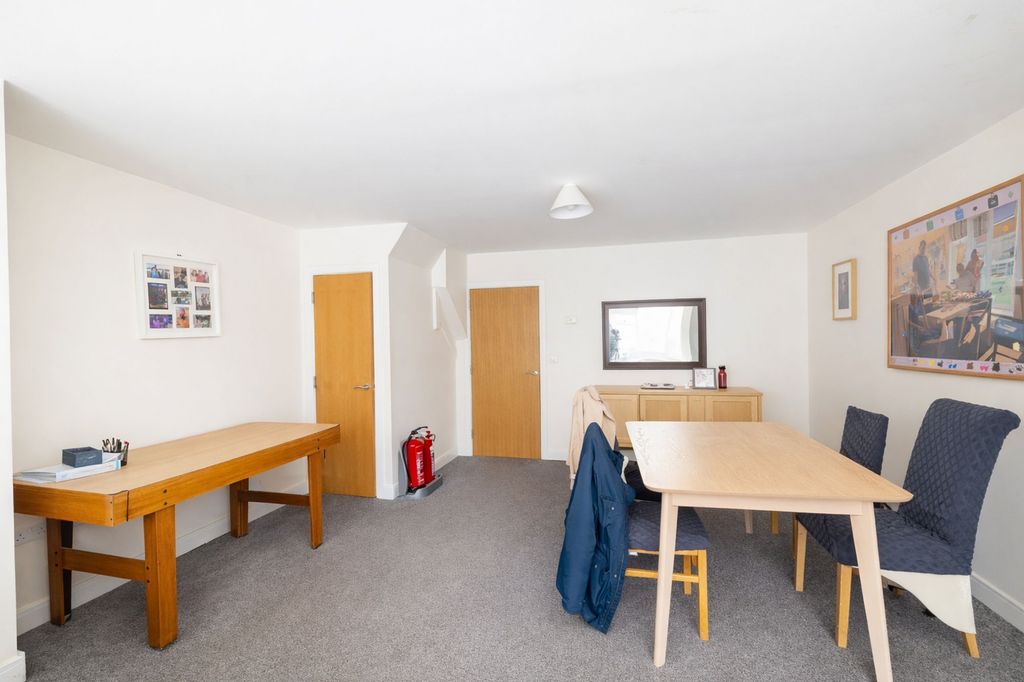 Additional image 7 of 5 bed terraced house for saleThe Moors, Redhill RH1