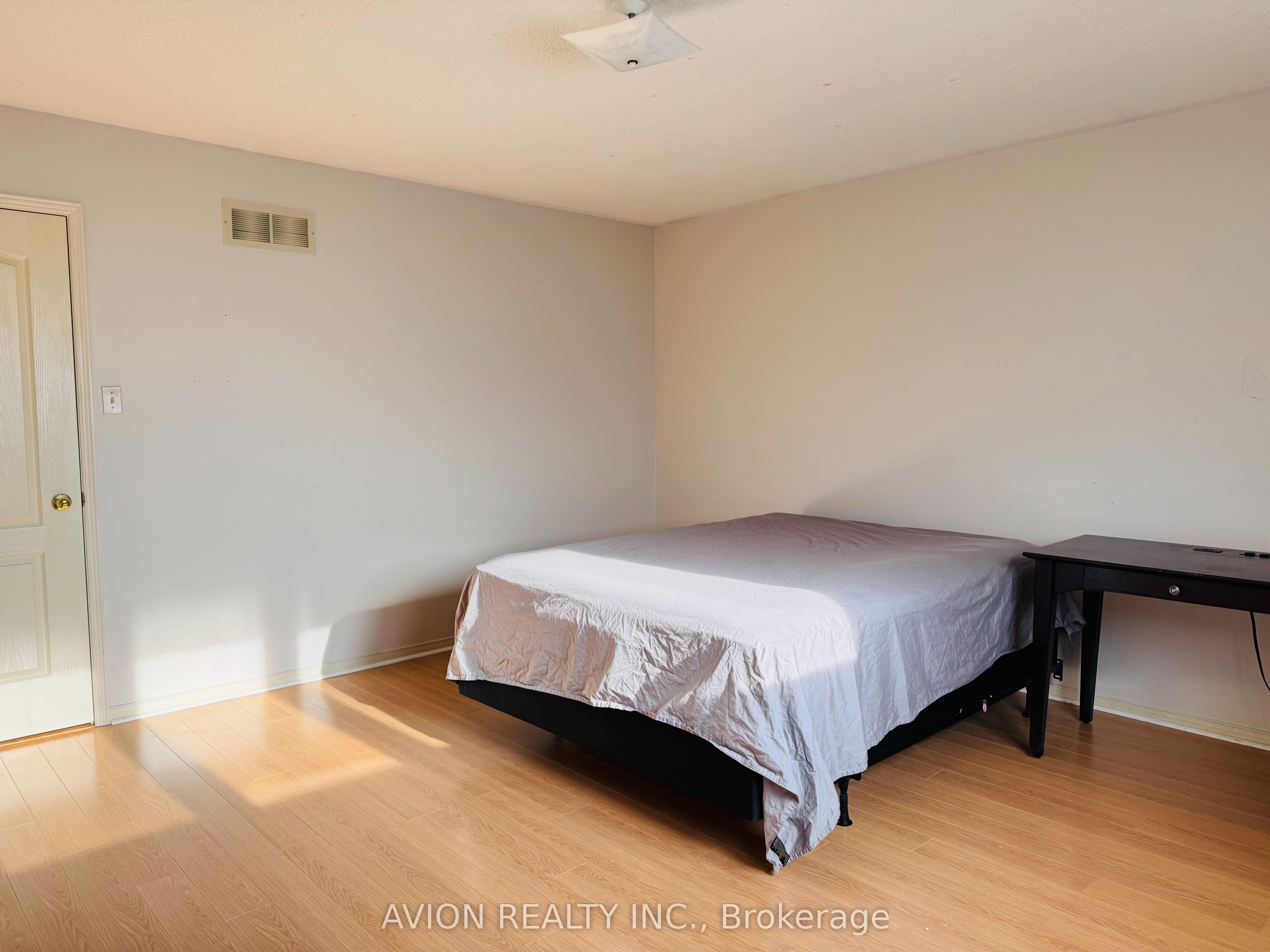 Room A-15 Cantertrot Court, Vaughan, ON, L4J 7X7 photo 3
