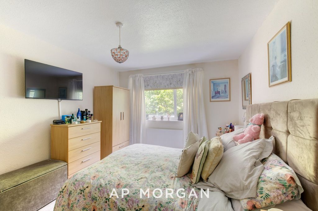 Additional image 8 of 2 bed flat for saleWoodend Close, Redditch, Worcestershire B97