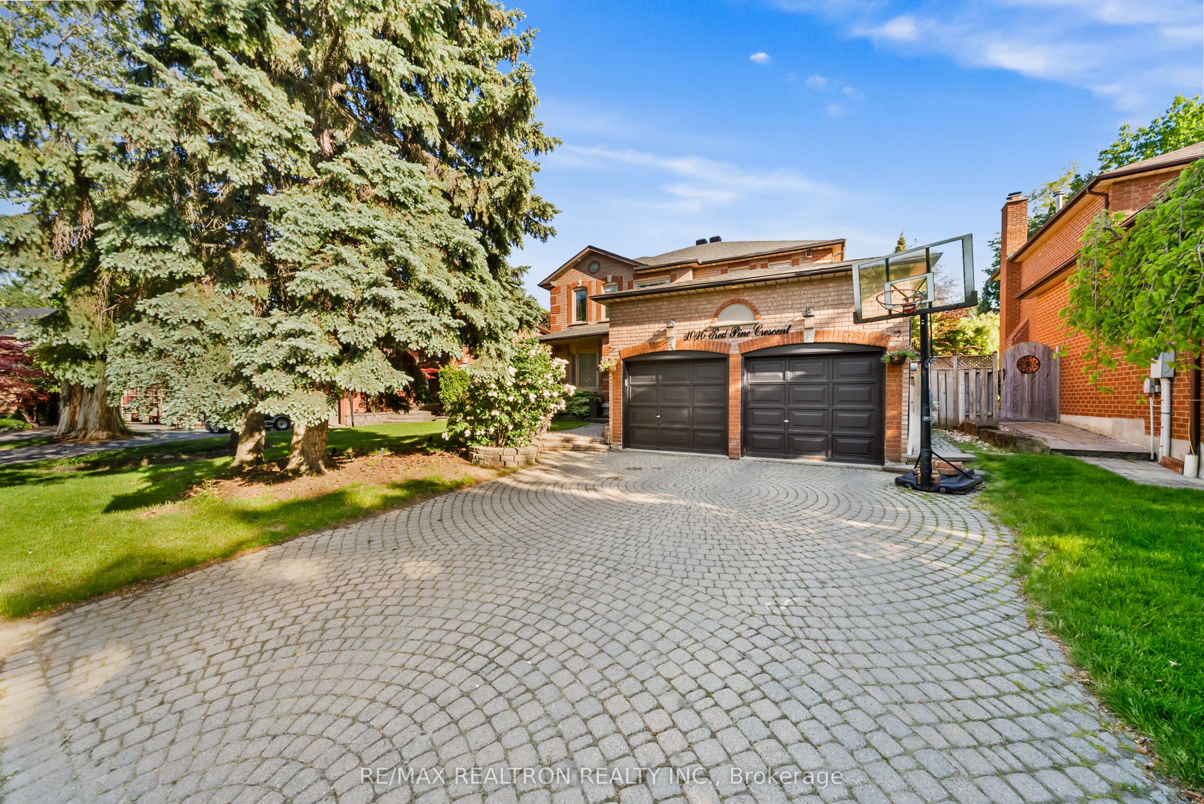 1016 Red Pine Crescent, Mississauga, ON, L5H 4E8 photo 3