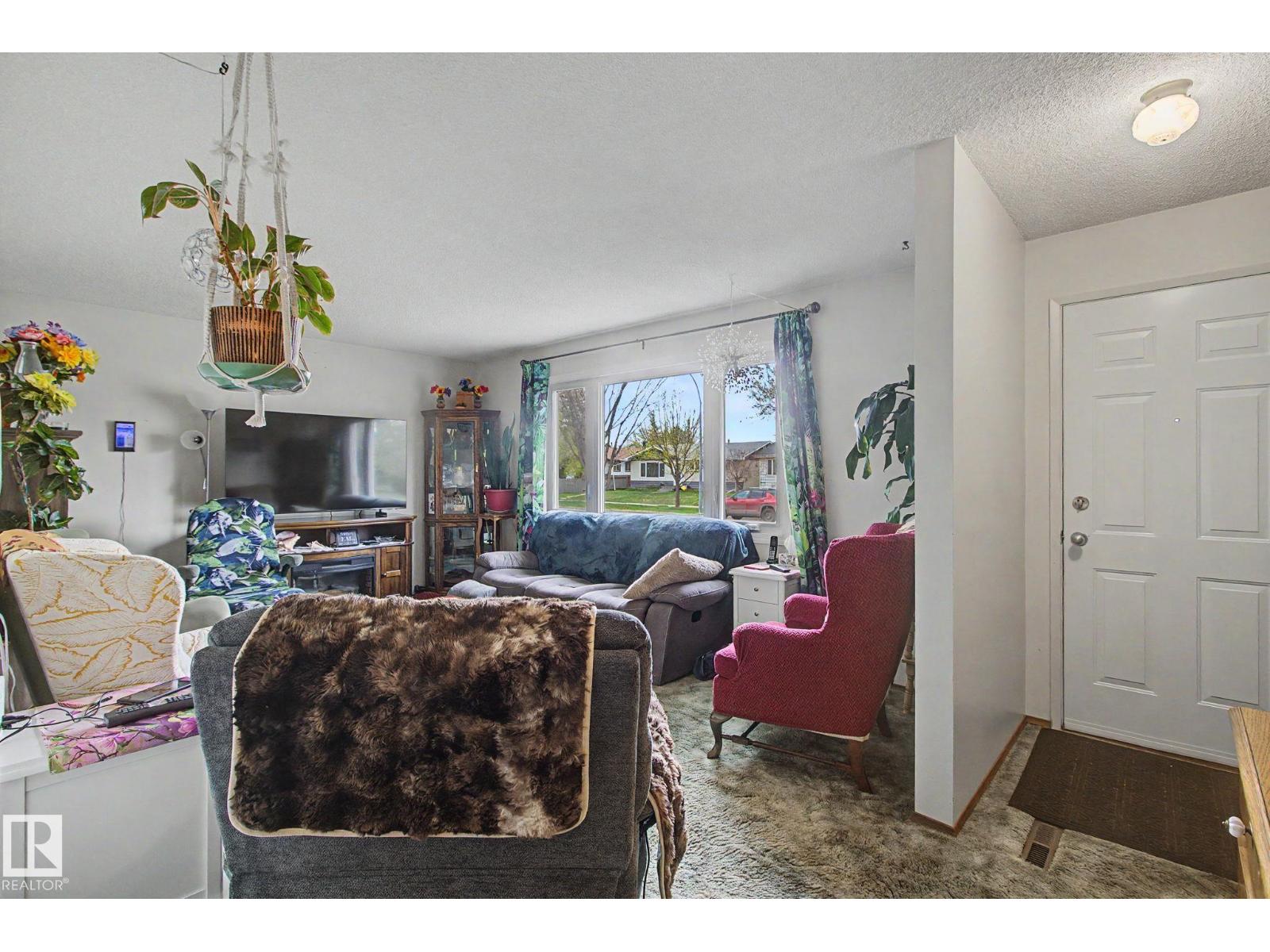 8115 169 Street NW, Edmonton, AB, T5R2W4 photo 4