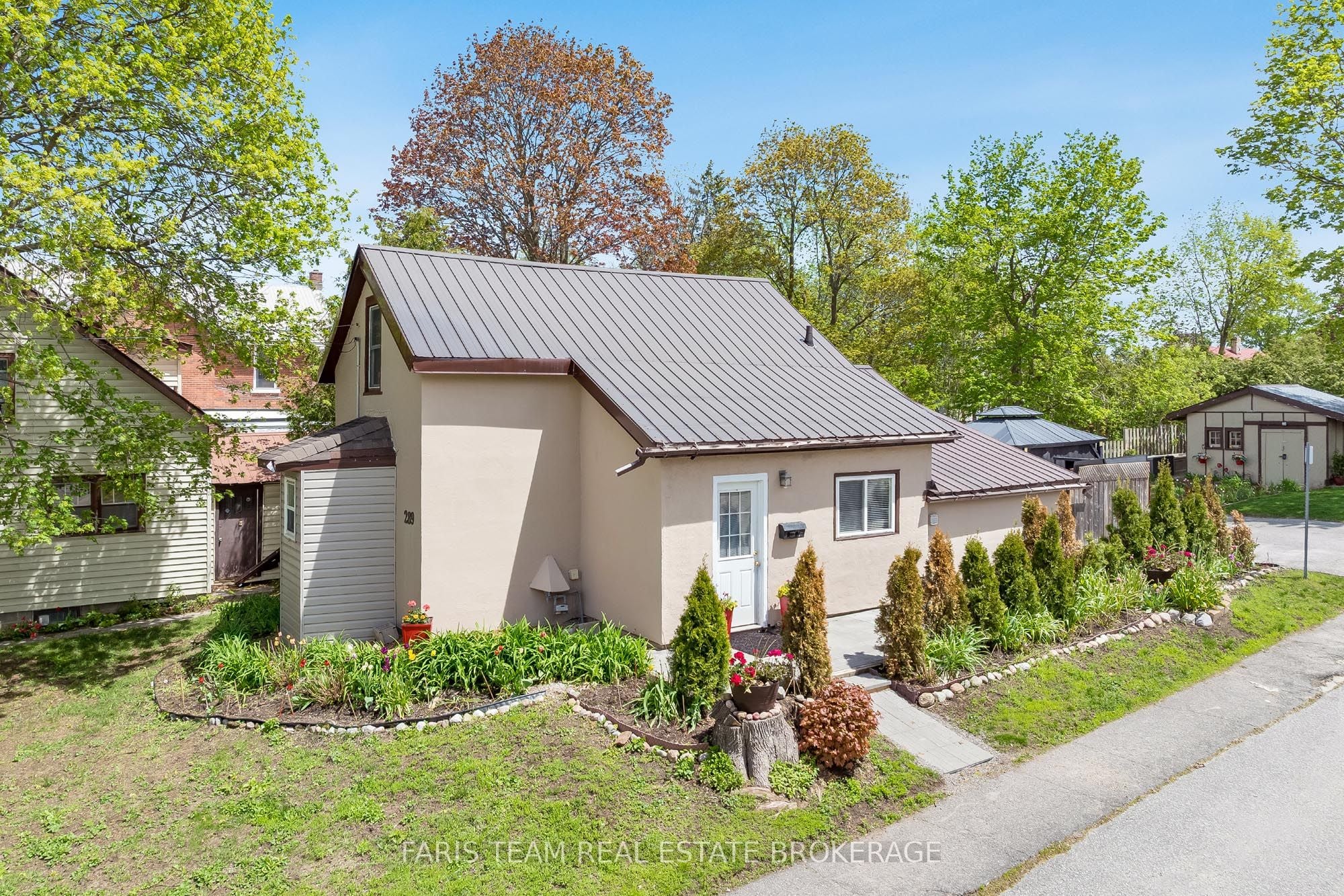289 Mississaga Street W, Orillia, ON, L3V 3B7
