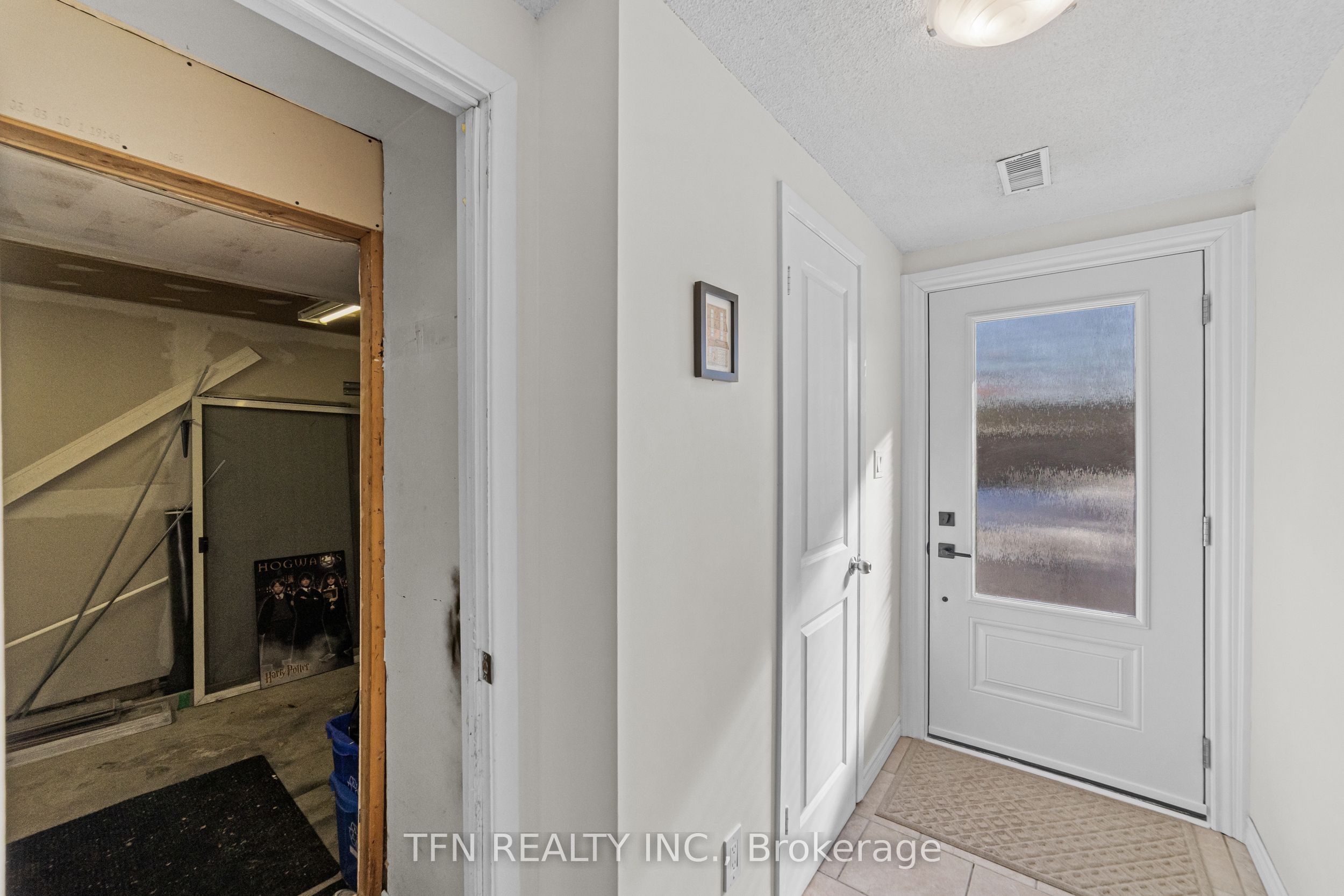 21-30 Heslop Road, Milton, ON, L9T 1B3 photo 4