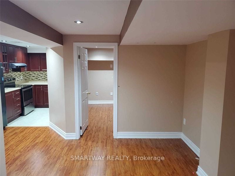 Additional image 4 of Basement Apa-495 Meadowridge Court, Mississauga, ON, L5W 0E8