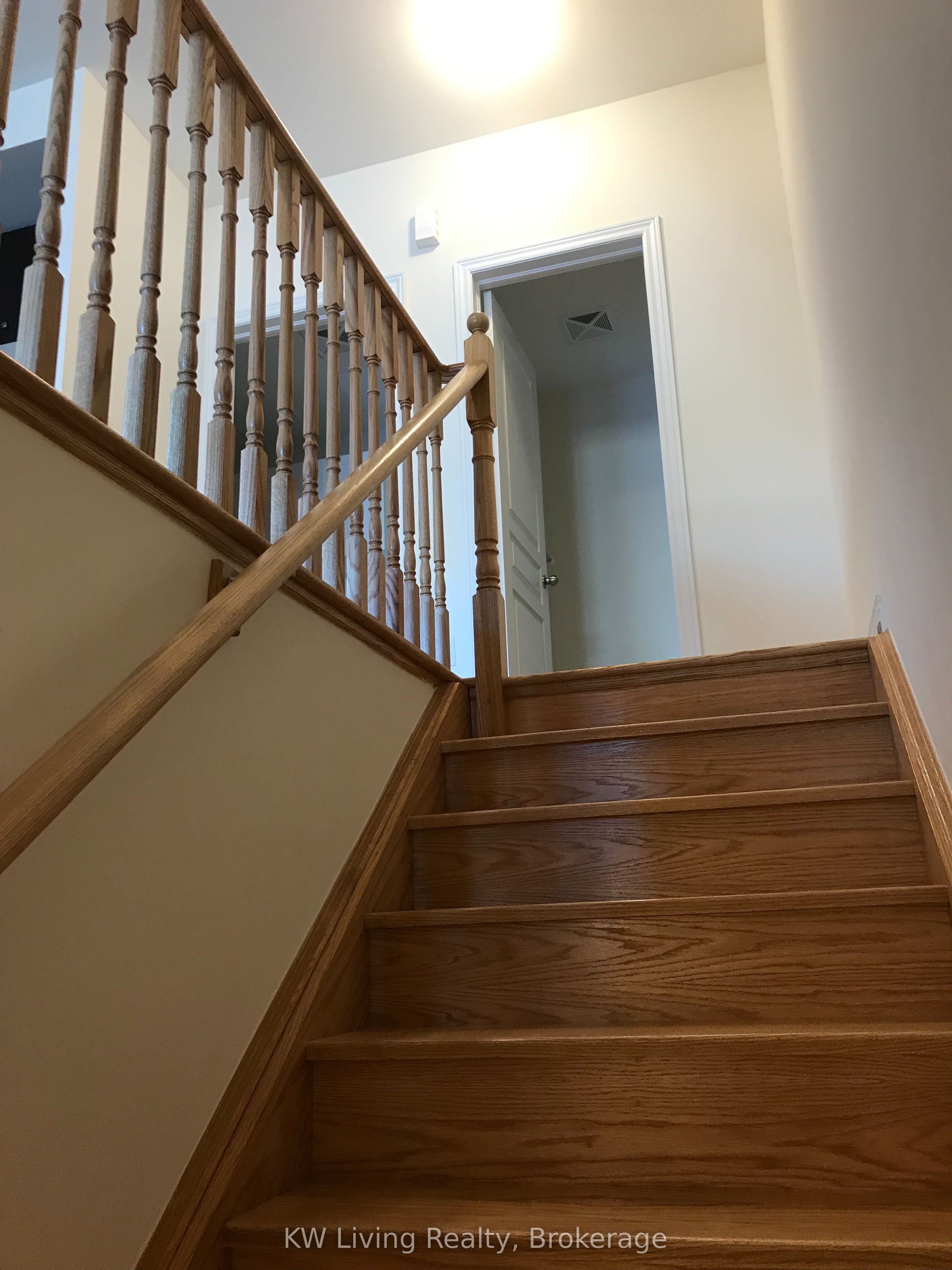 8 Nipigon Avenue, Markham, ON, L6C 0X7 photo 5
