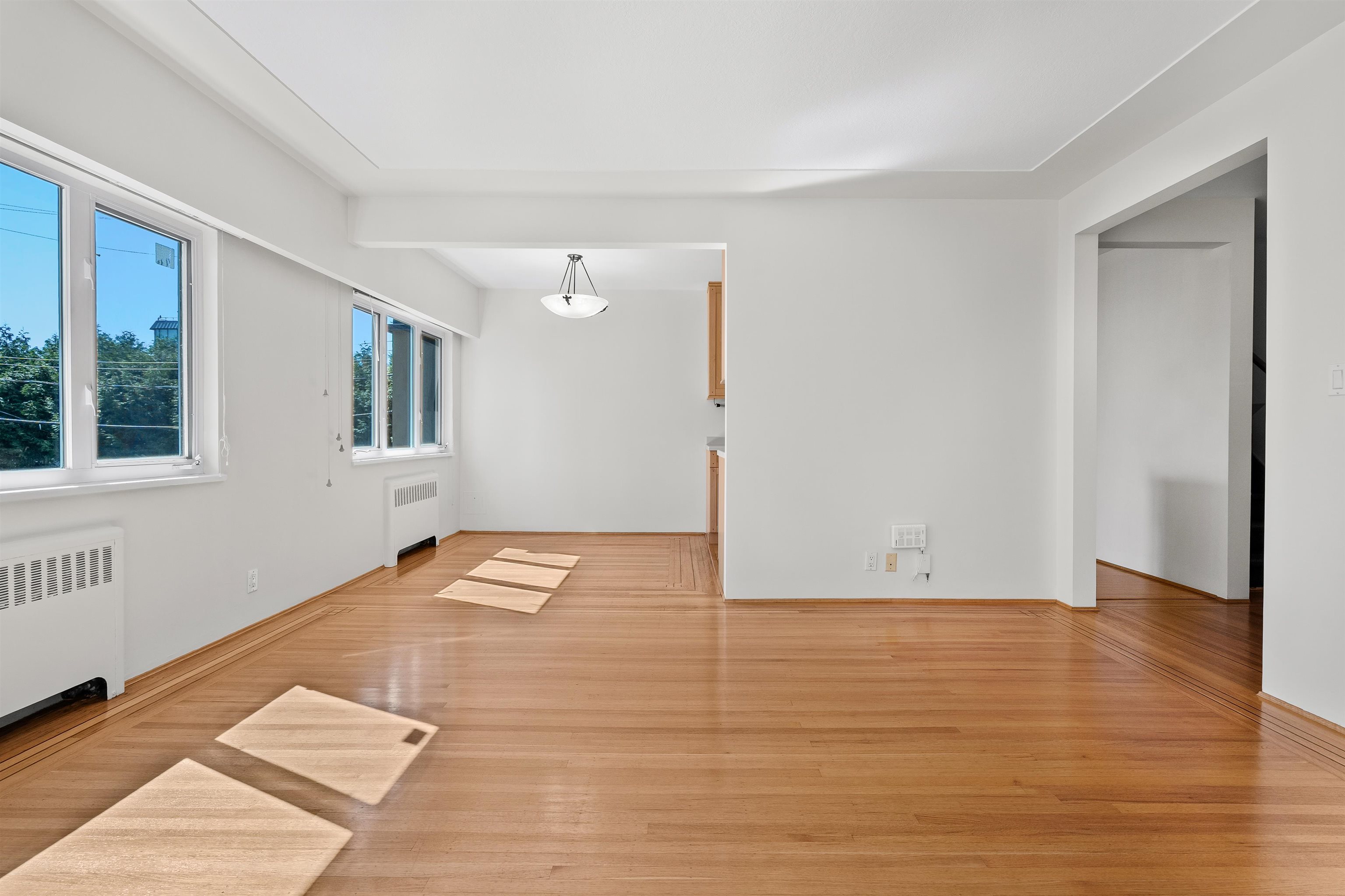 Additional image 3 of 8-2296 39th Avenue W, Vancouver, BC, V6M 1T9