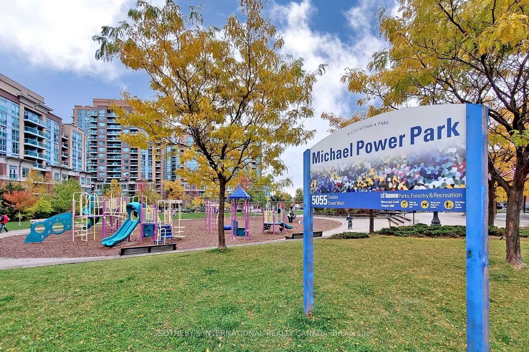 30 Michael Power Place, Toronto, ON, M9A 5G9 photo 2