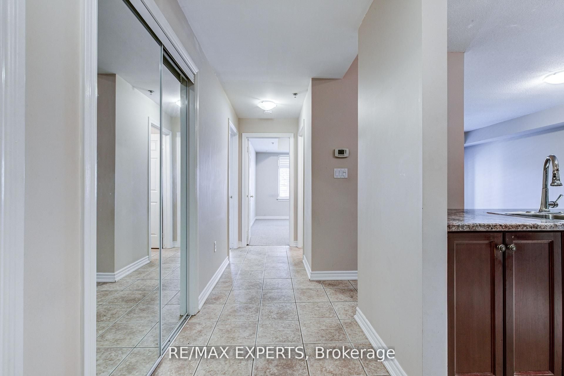 102-391 Plains Road E, Burlington, ON, L7T 4M2 photo 4