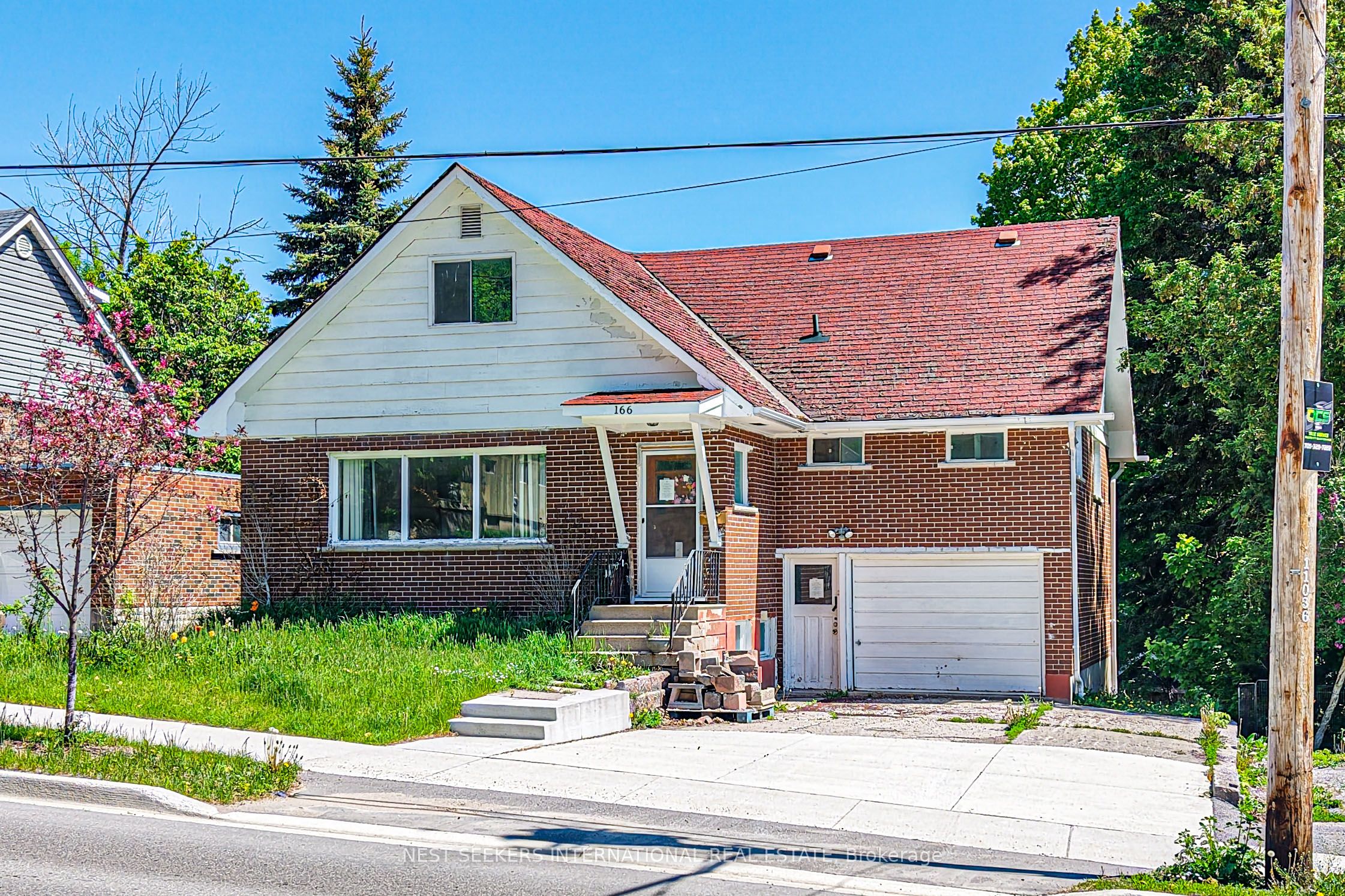 166 Laclie Street, Orillia, ON, L3V 4N4
