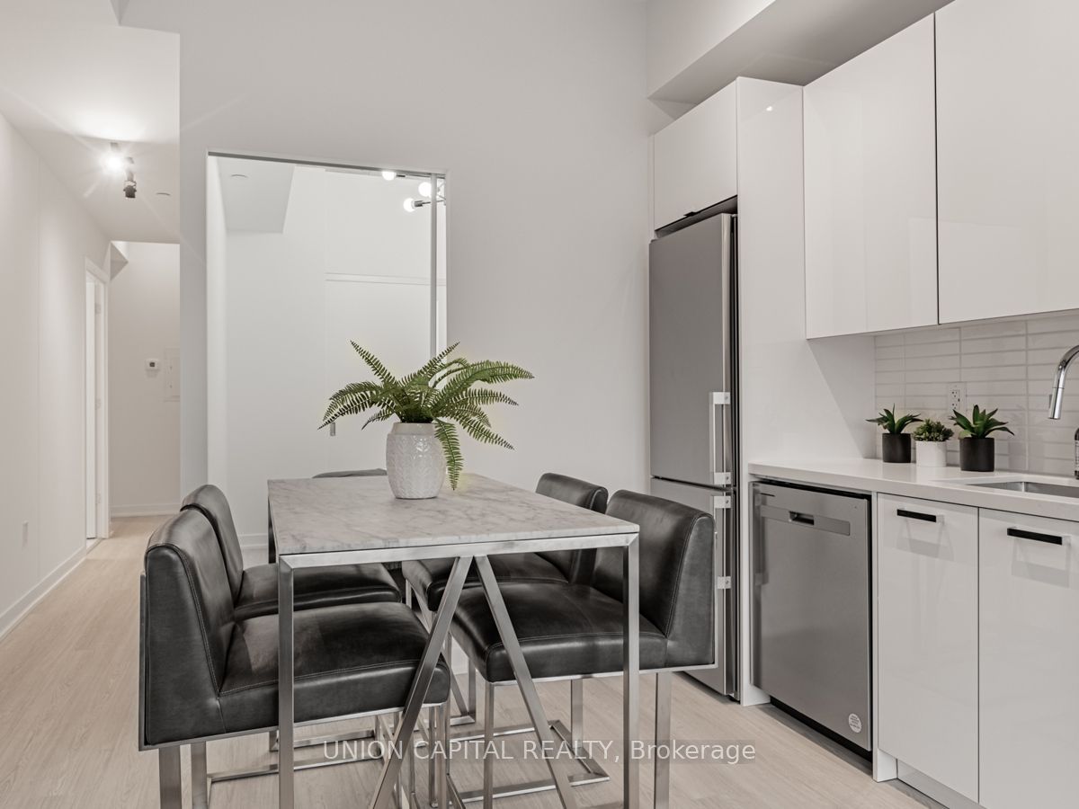 Additional image 4 of 701-195 Mccaul Street, Toronto, ON, M5T 1W6