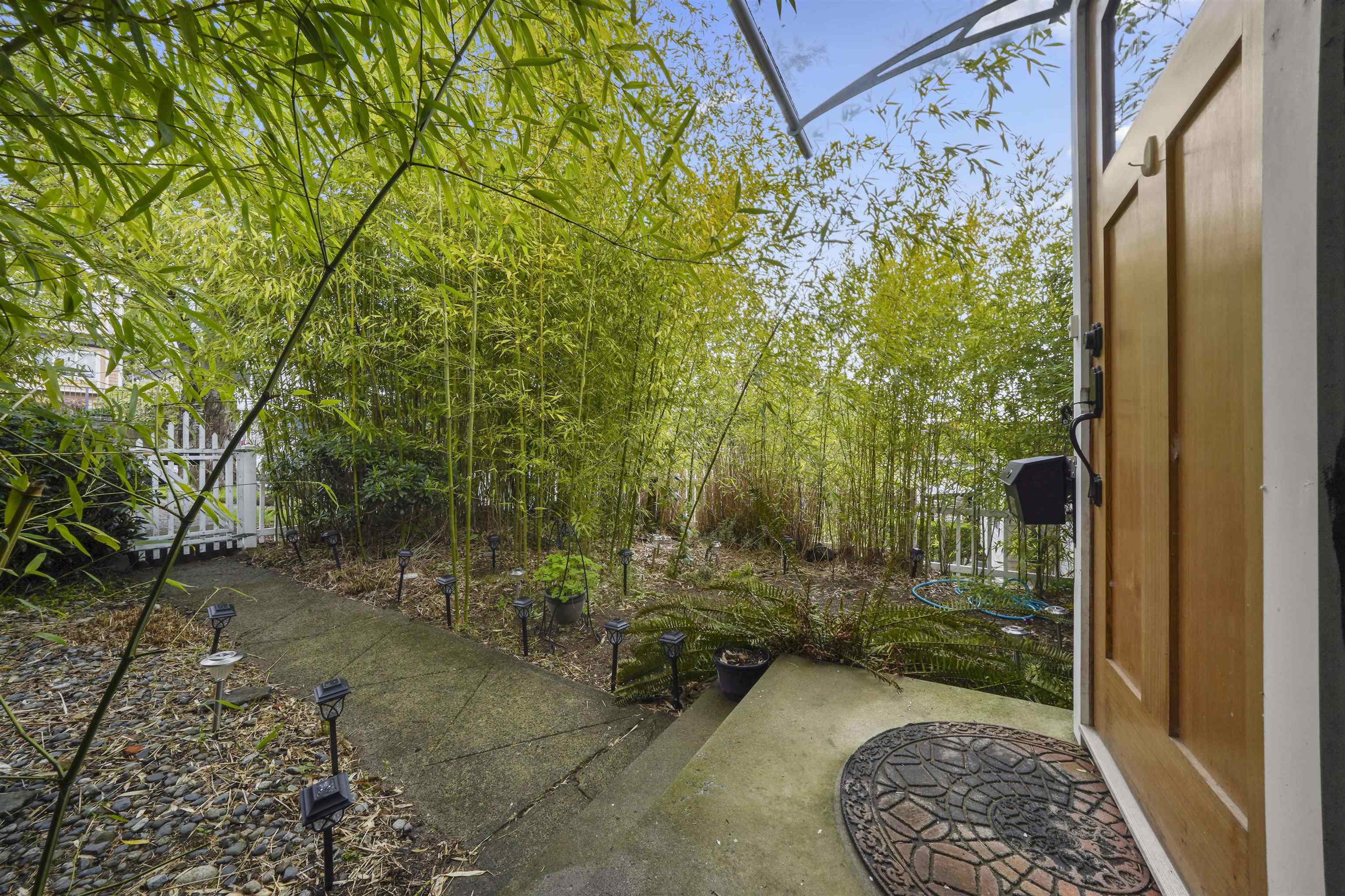 2850 6th Avenue E, Vancouver, BC, V5M 1R8 photo 2