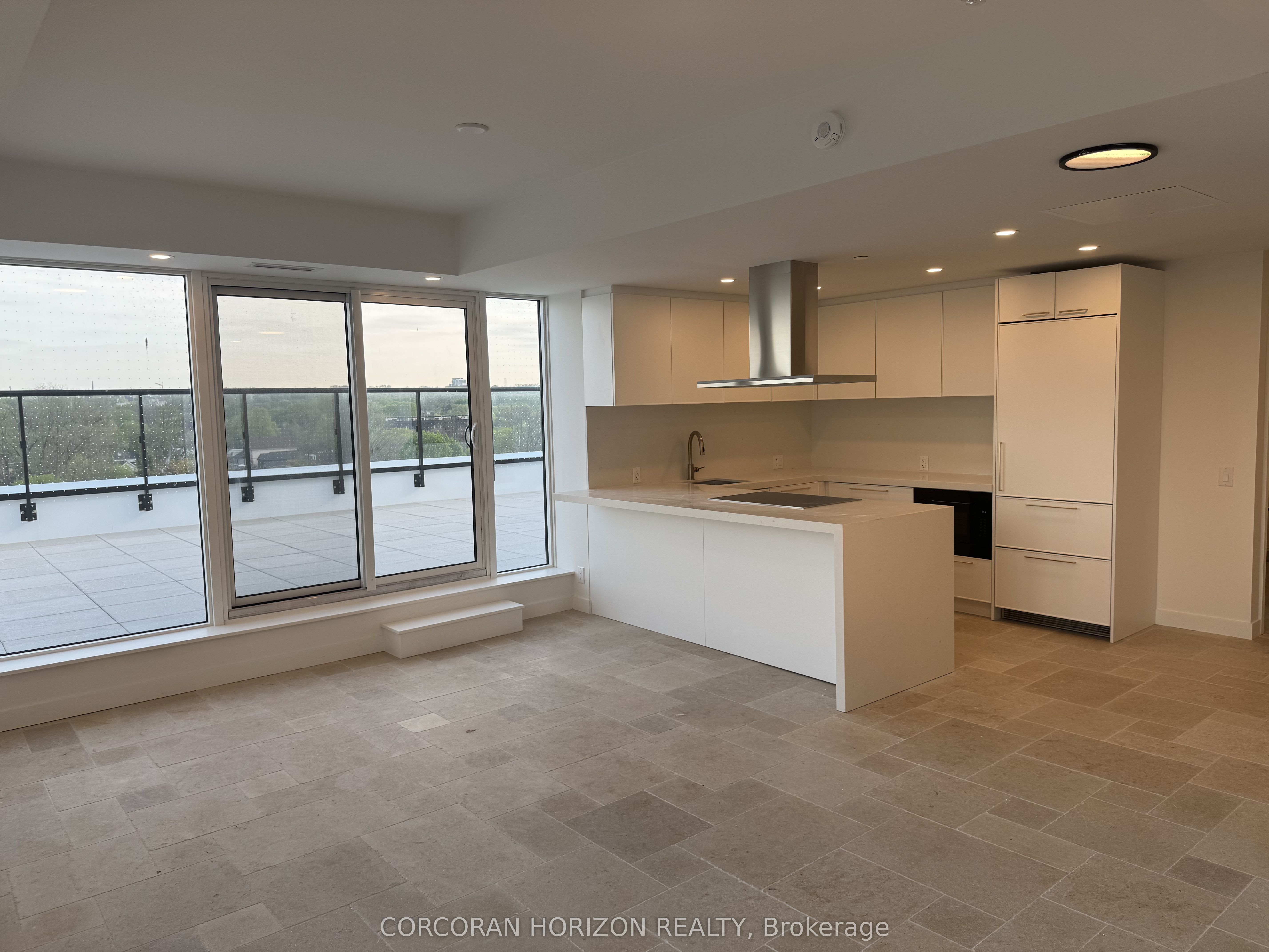 819-1050 Eastern Avenue, Toronto, ON, M4L 0B7 photo 4