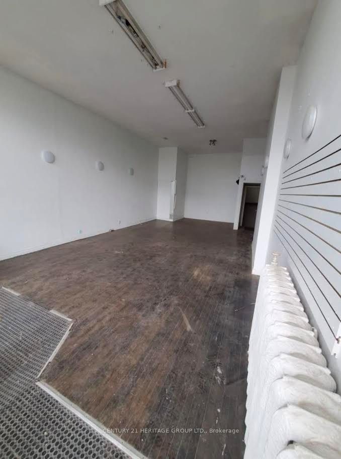 1596 Queen Street E, Toronto, ON, M4L 1E5 photo 2