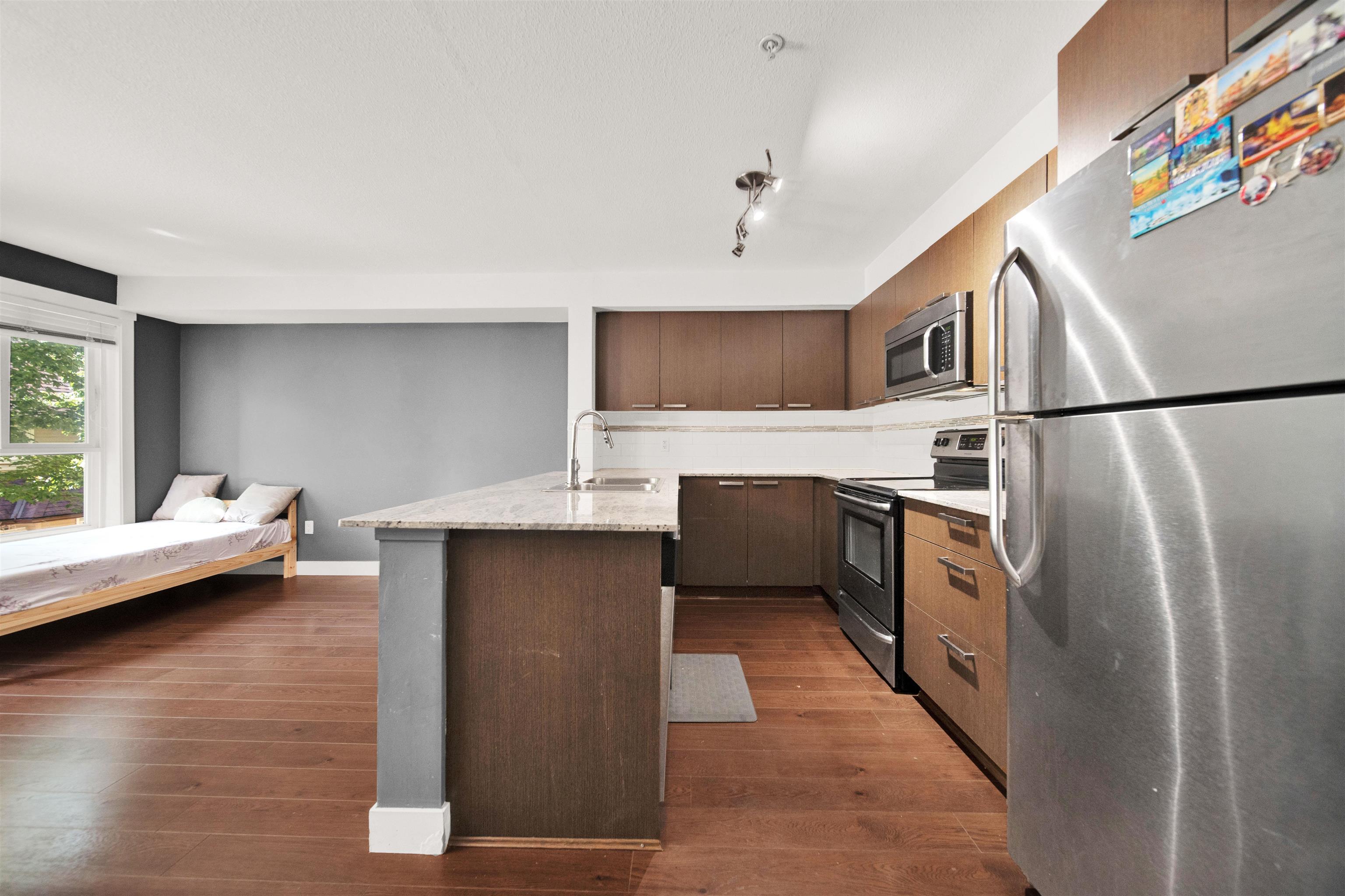 201-13883 Laurel Drive, Surrey, BC, V3T 1A8 photo 5
