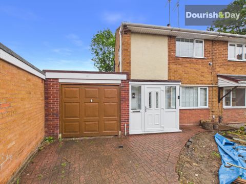 The Holmes, Wolverhampton WV10