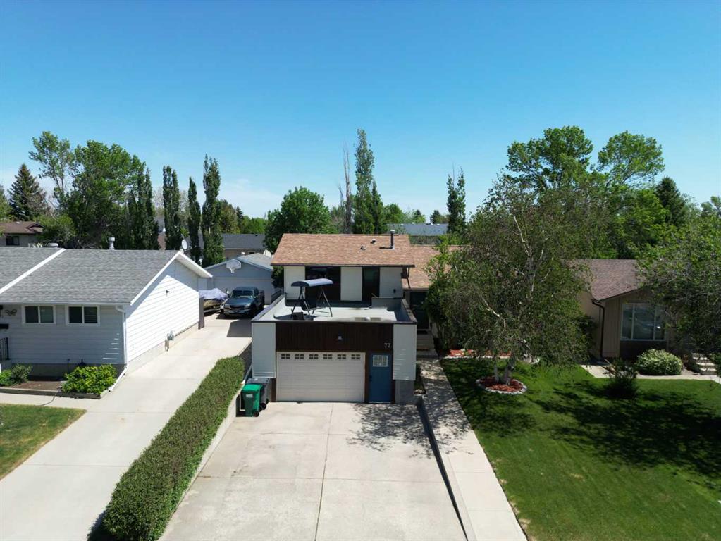 77 Iroquois Crescent W, Lethbridge, AB, T1K5J3