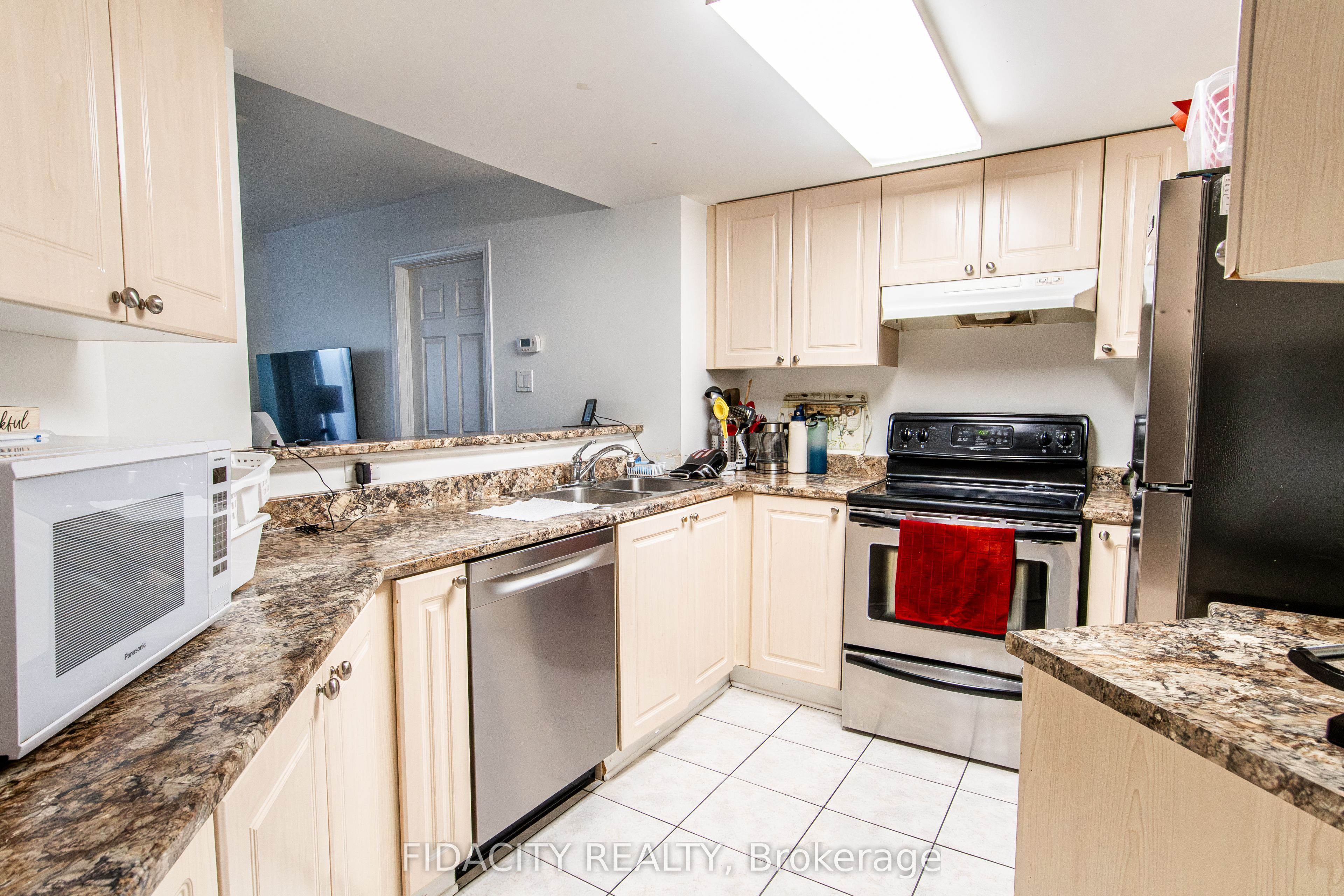 Additional image 4 of 8A-310 Central Park Drive, Ottawa, ON, K2C 4G4