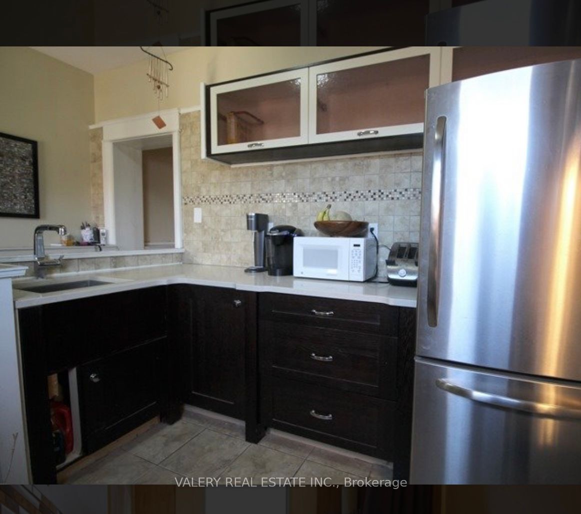 Main-8 Boon Avenue, Toronto, ON, M6E 3Z3