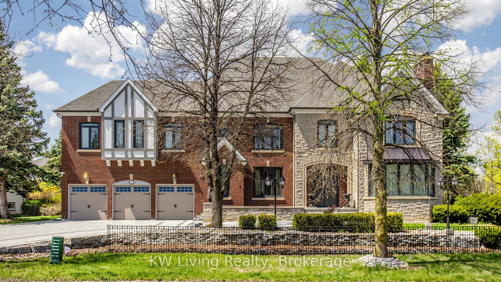2 Cortina Court N, Richmond Hill, ON, L4B 2G8 photo 4