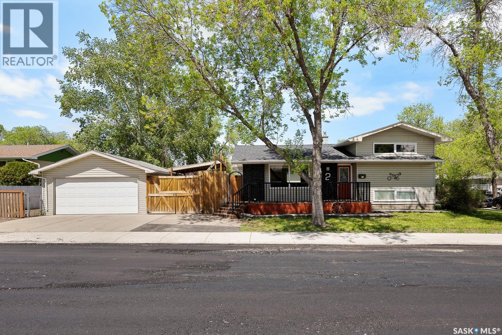 2 Pleasantview Bay, Regina, SK, S4R5H3