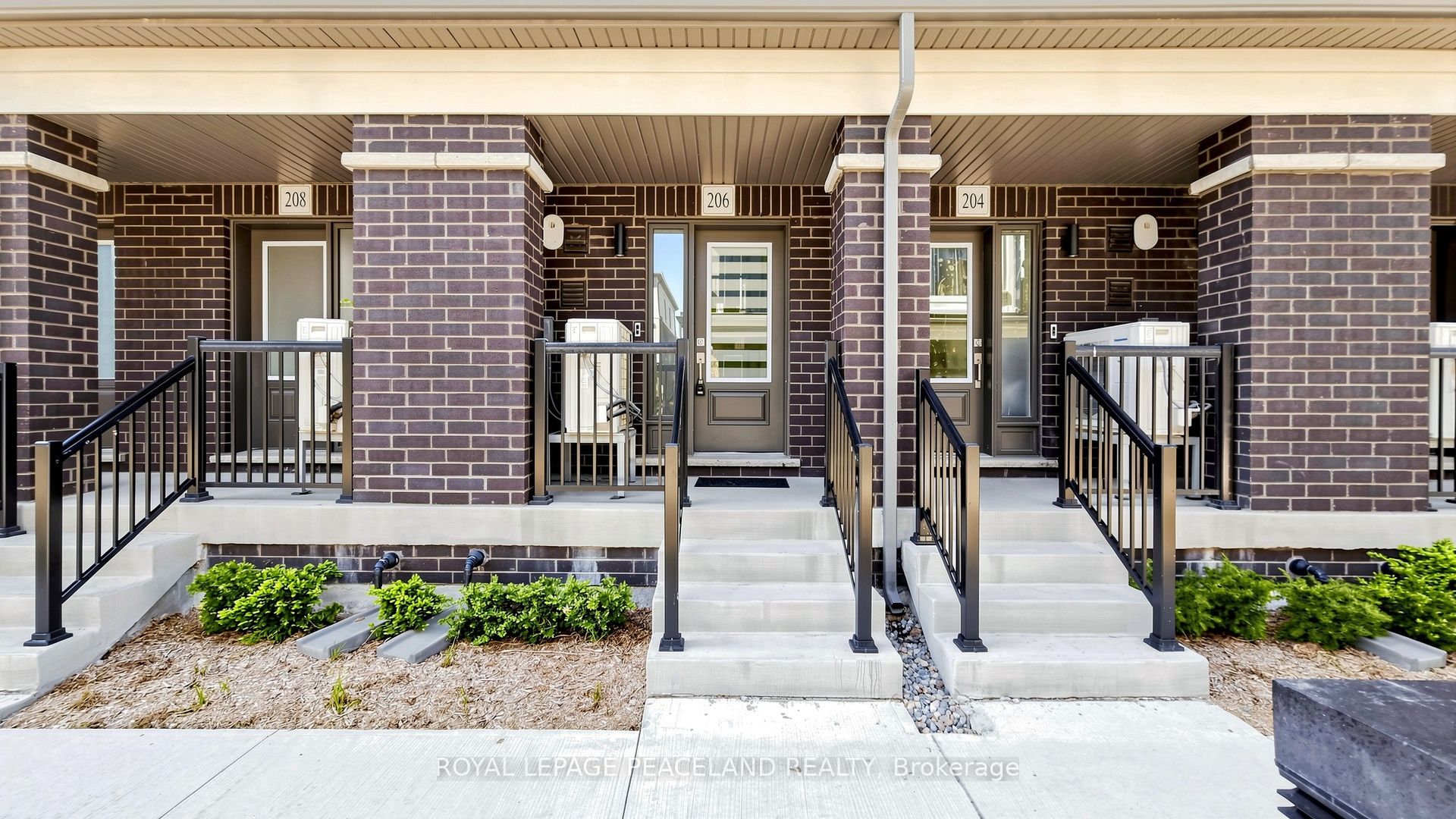 206 Matawin Lane, Richmond Hill, ON, L4B 0H7 photo 2