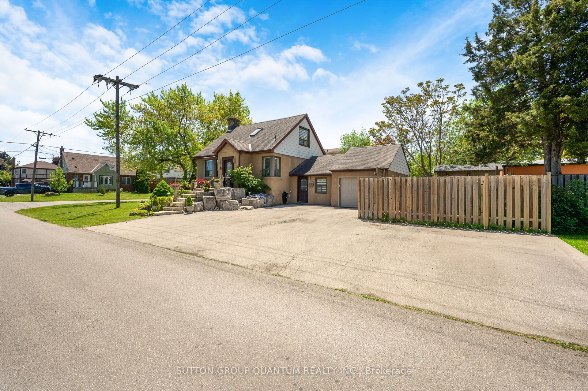 1 Galbraith Drive, Hamilton, ON, L8G 1Z6 photo 3