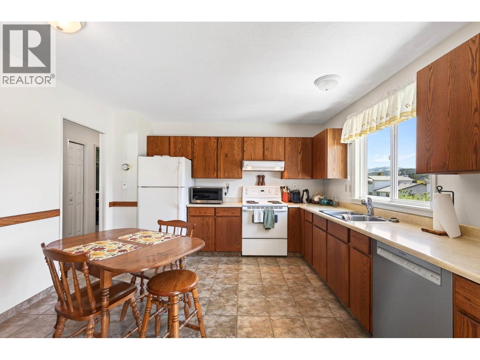 333 Robson Drive, Kamloops, BC, V2E1W2 photo 4