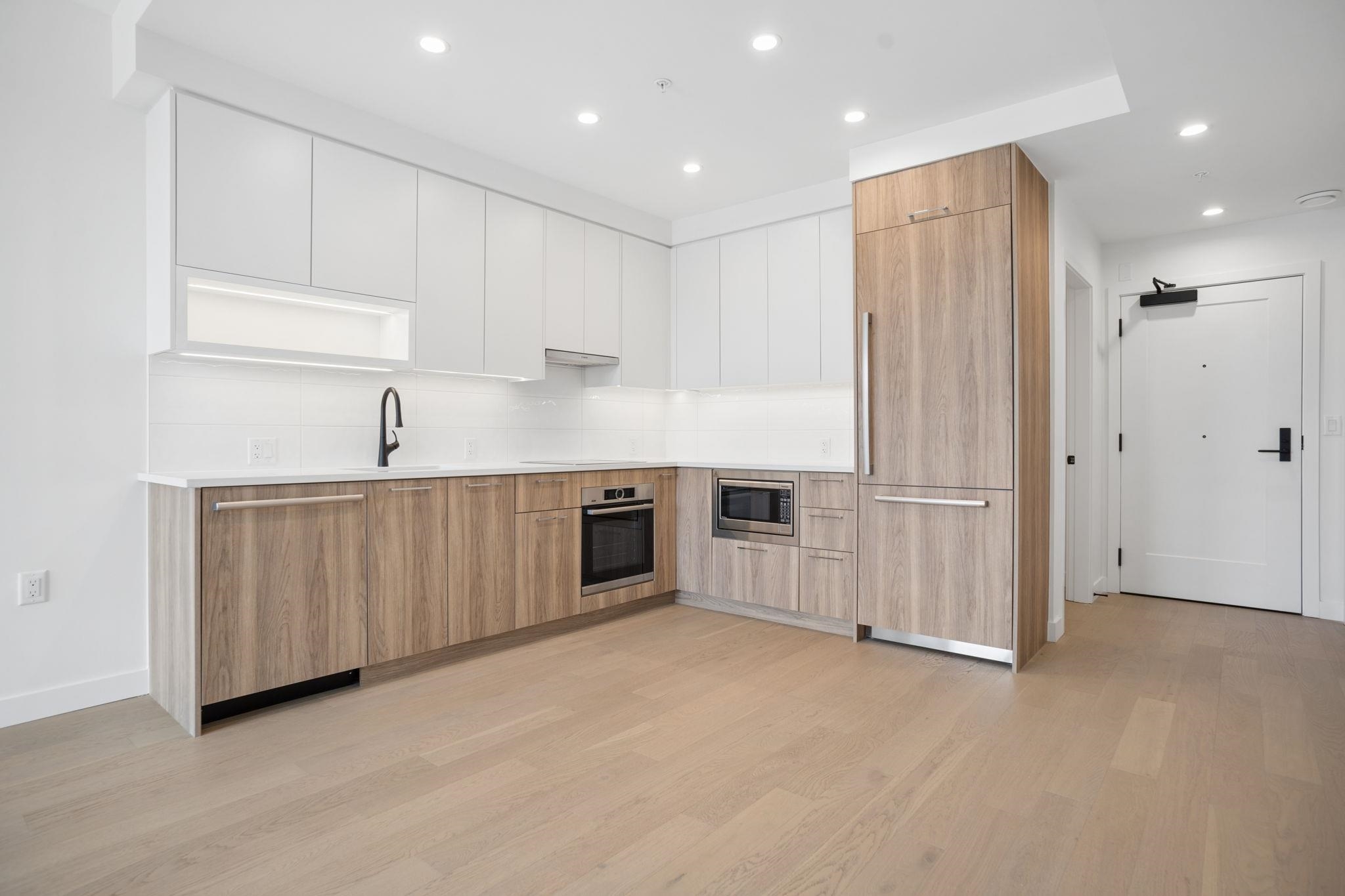 208-8398 Oak Street, Vancouver, BC, V6P 0L9