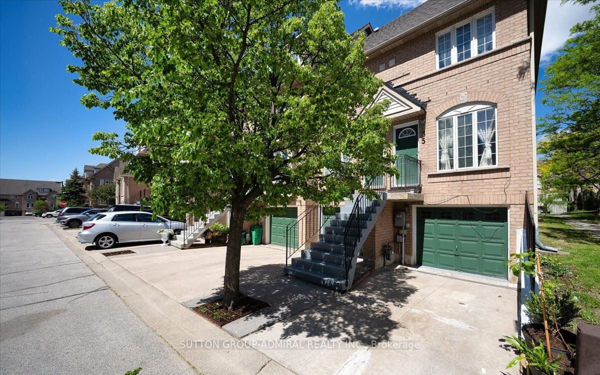 35-75 Strathaven Drive, Mississauga, ON, L5R 3W1