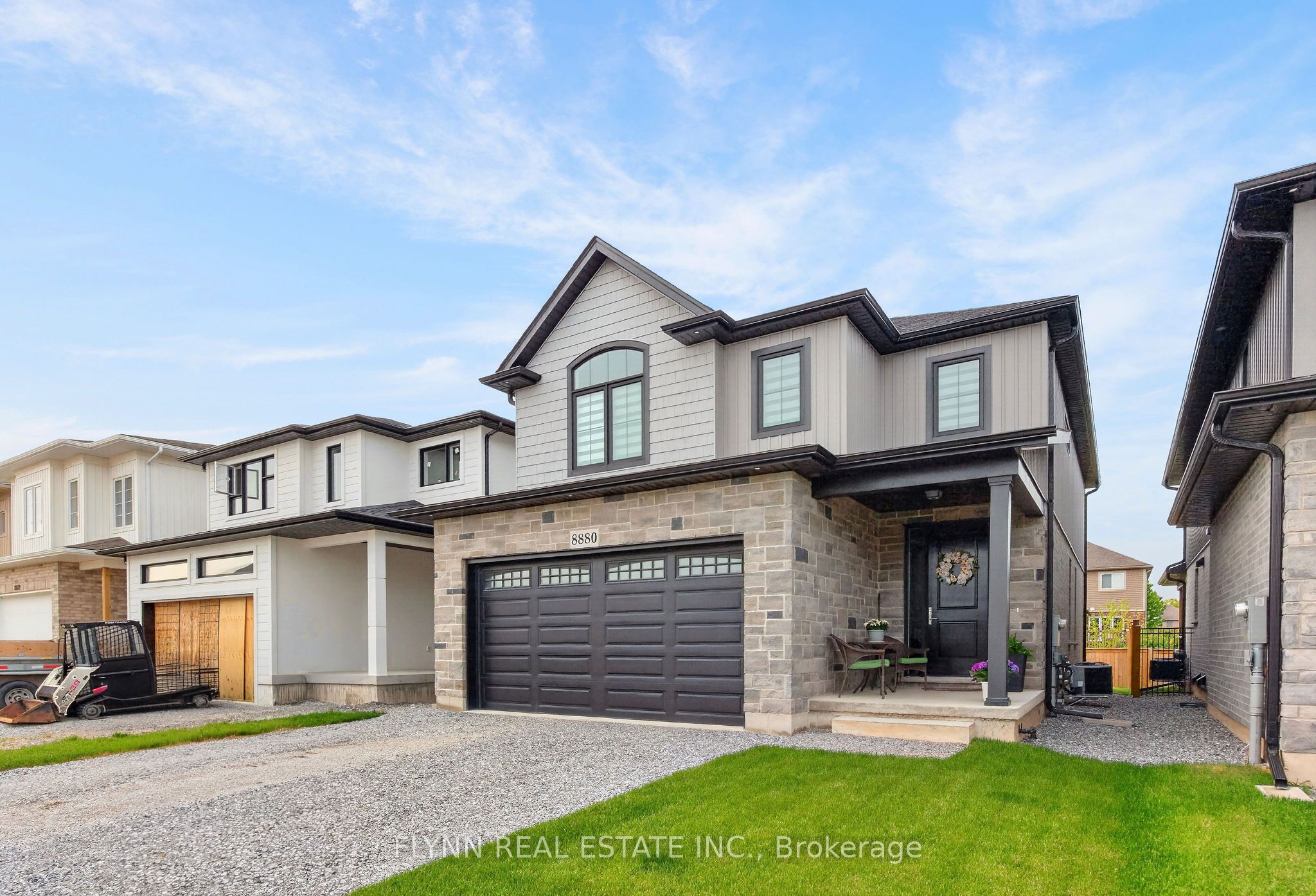 8880 Angie Drive, Niagara Falls, ON, L2H 3W8 photo 2