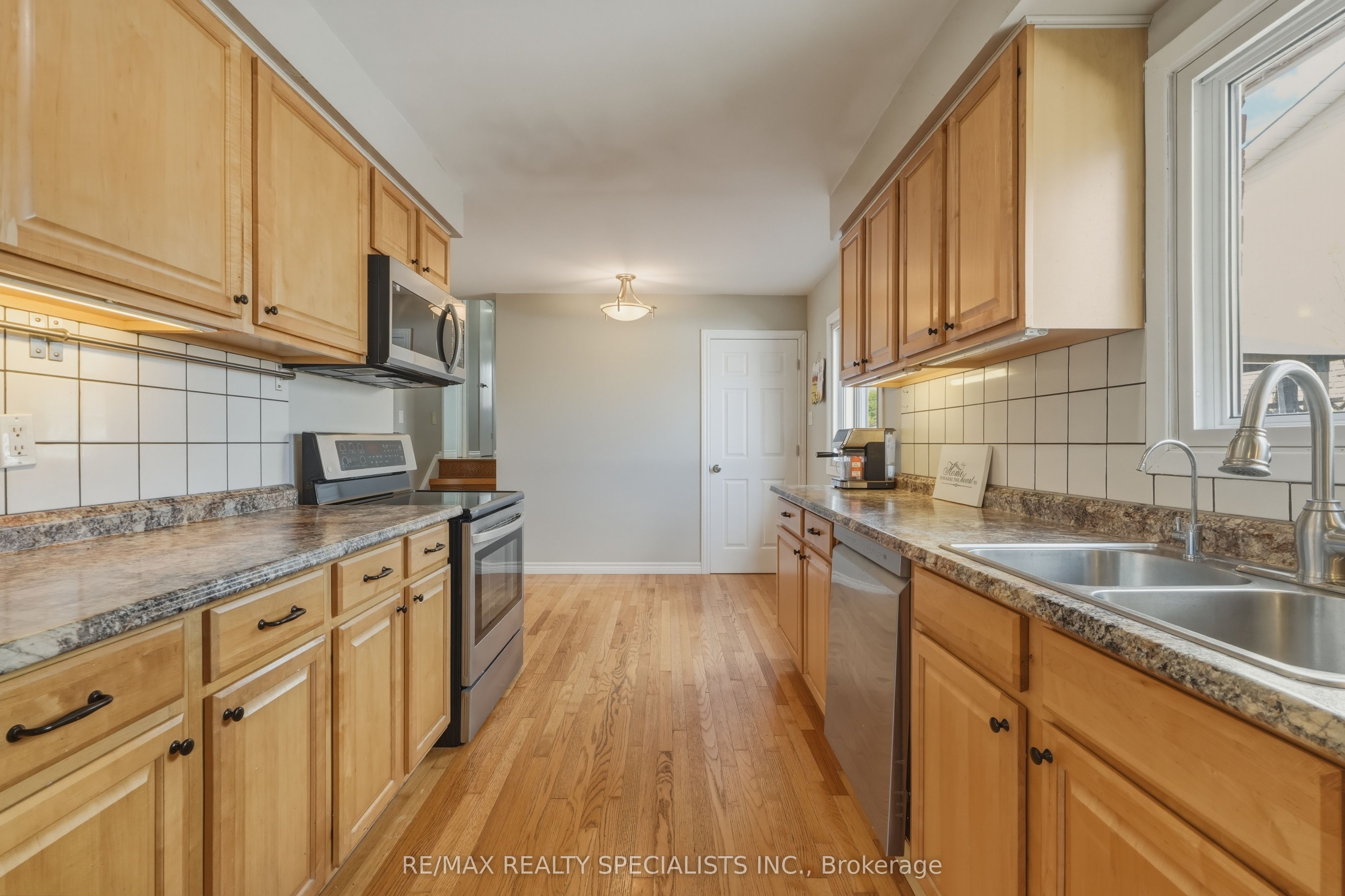817 Syer Drive, Milton, ON, L9T 4C6 photo 5