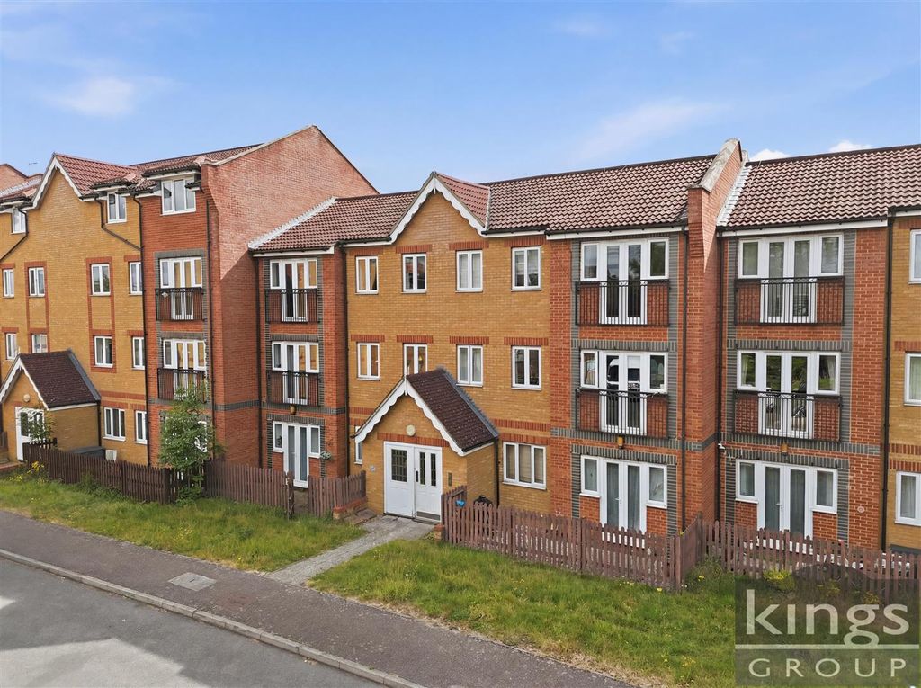 1 bed flat for saleFoundry Gate, Waltham Cross EN8